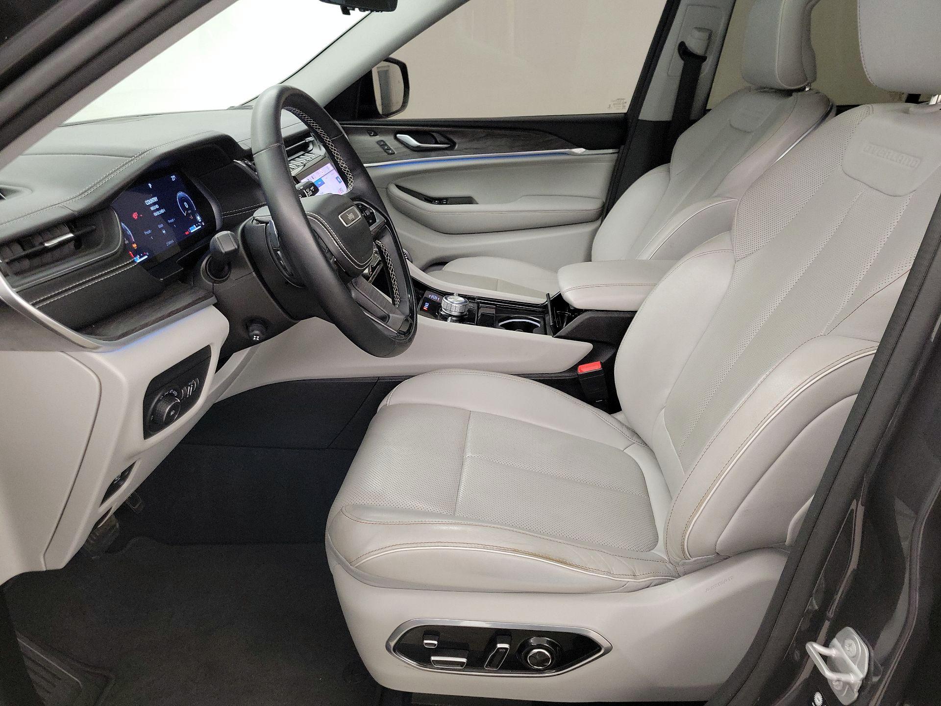 Thumbnail: 2022 Jeep Grand Cherokee - 11