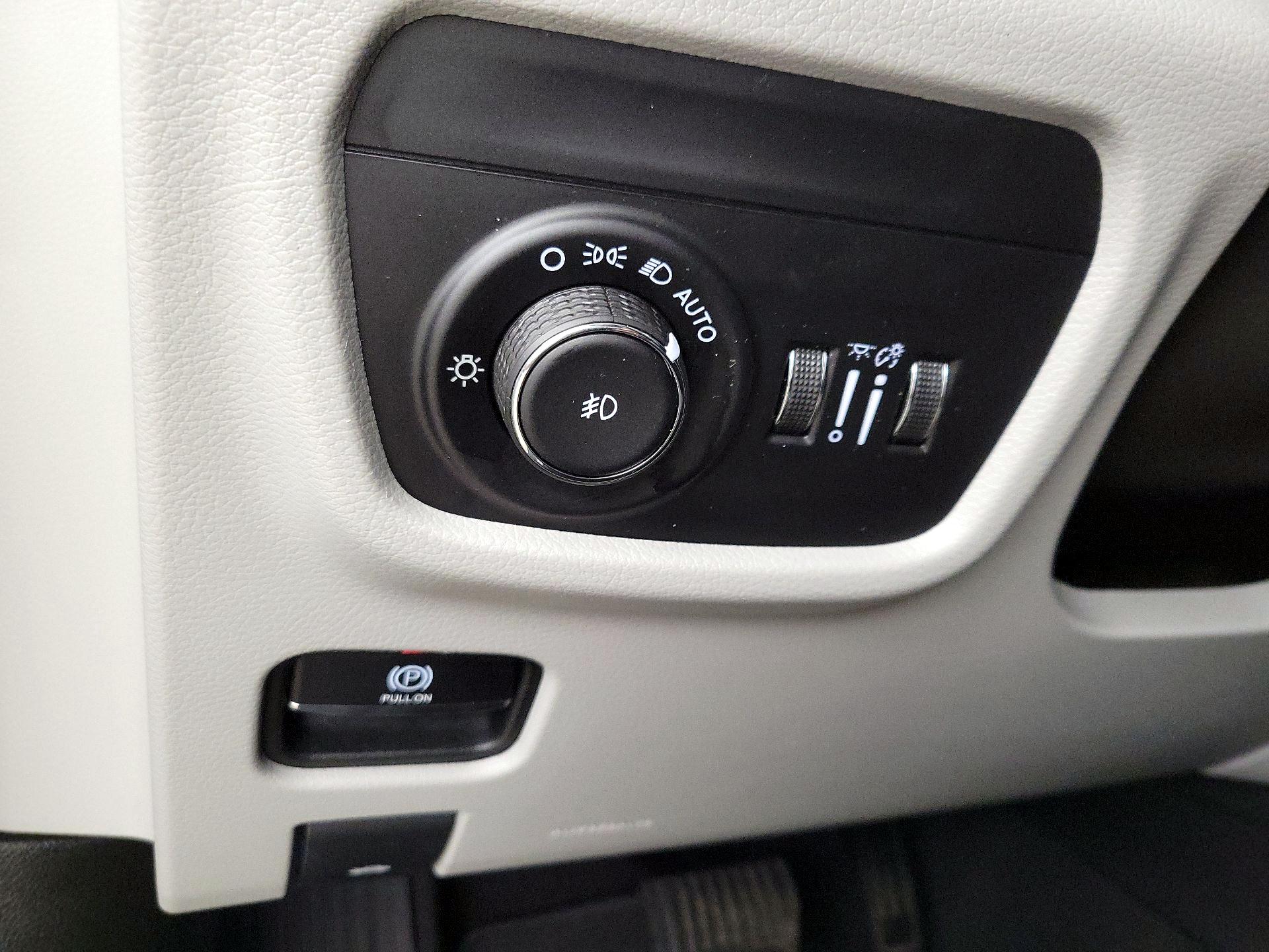 Thumbnail: 2022 Jeep Grand Cherokee - 13