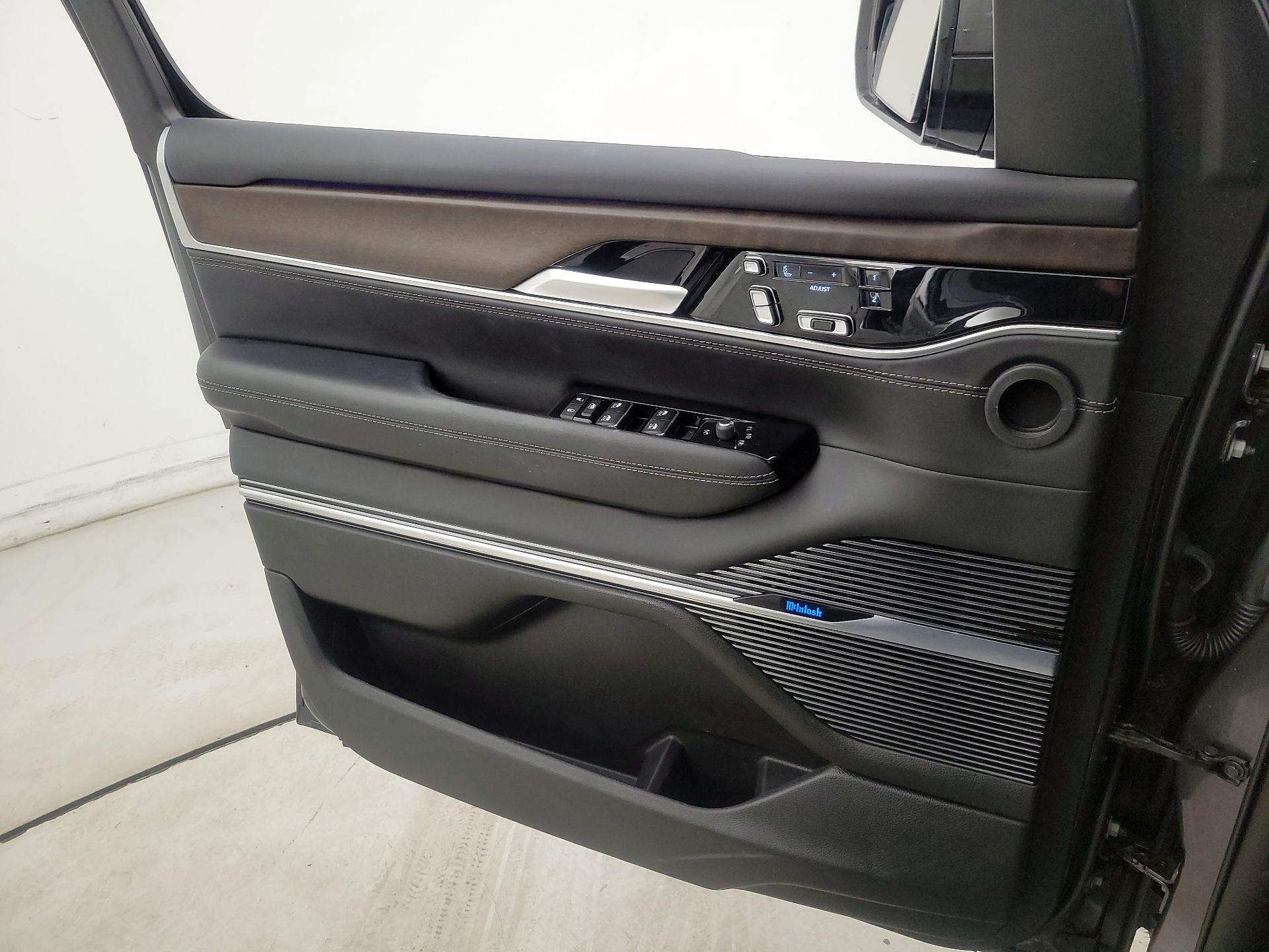 Thumbnail: 2022 Jeep Grand Wagoneer - 12