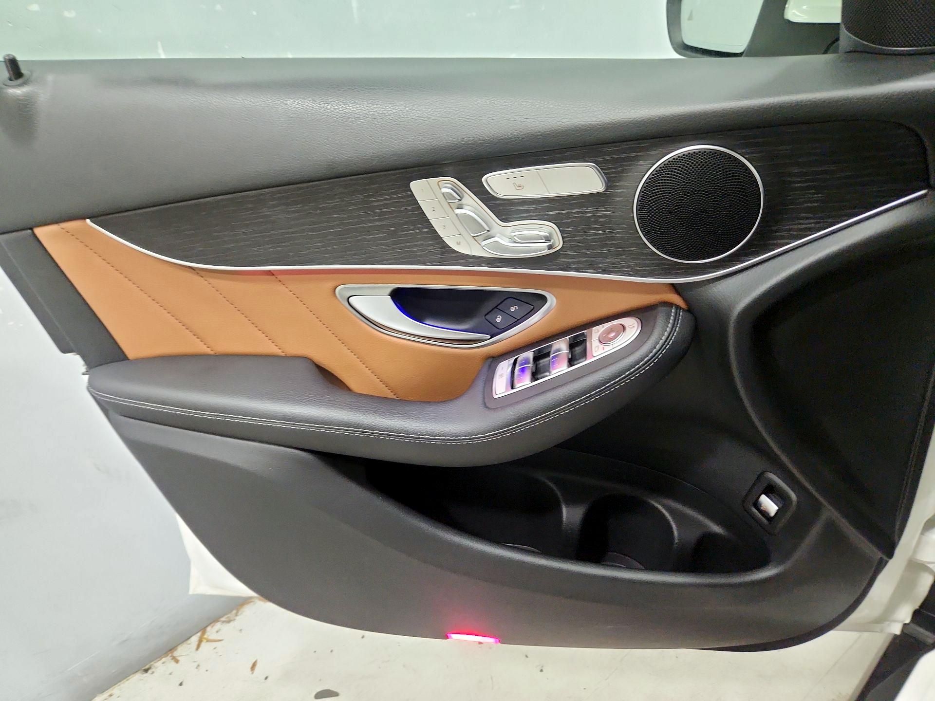 Thumbnail: 2021 Mercedes-Benz GLC - 12