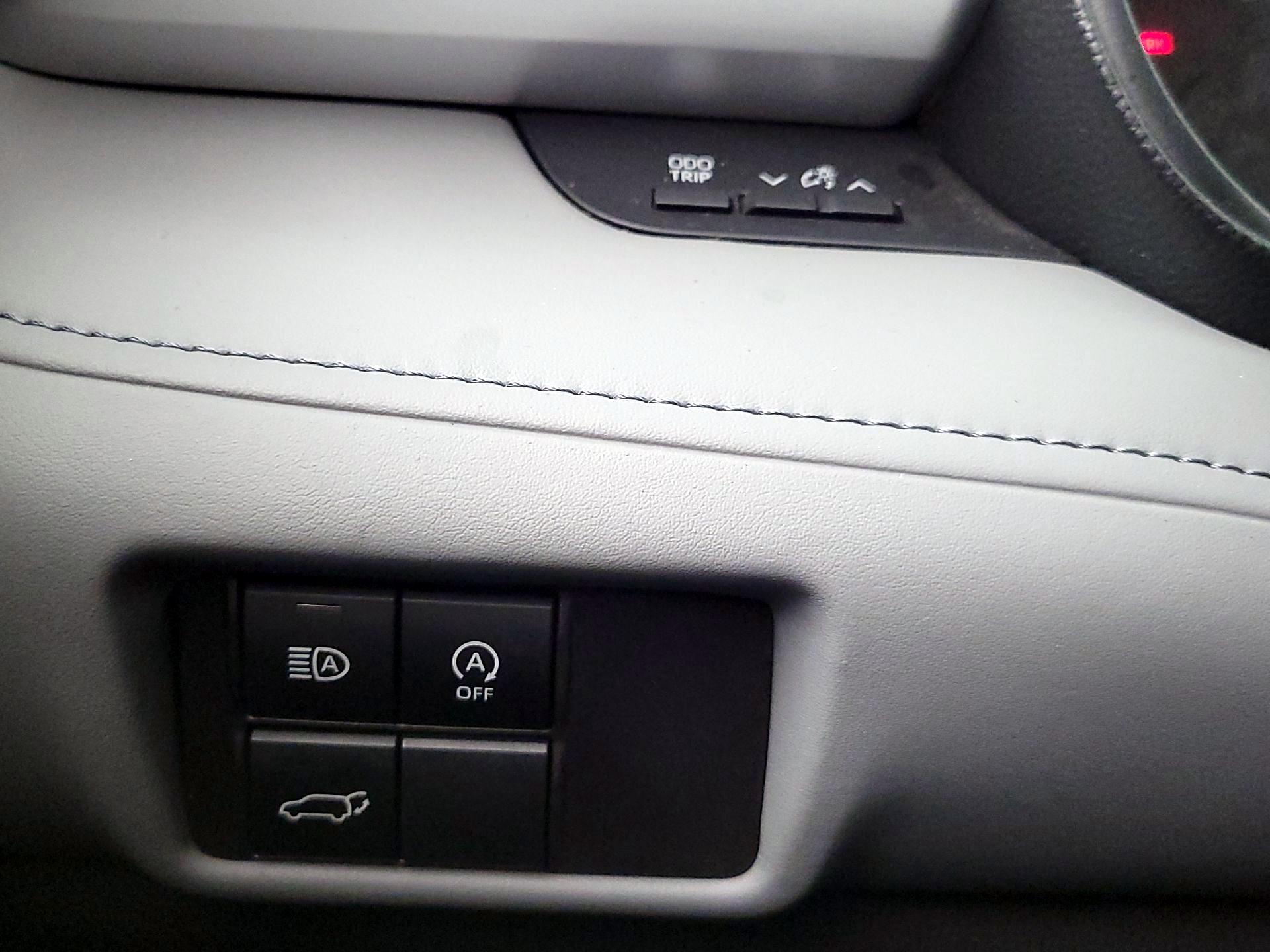 Thumbnail: 2023 Toyota Highlander - 13