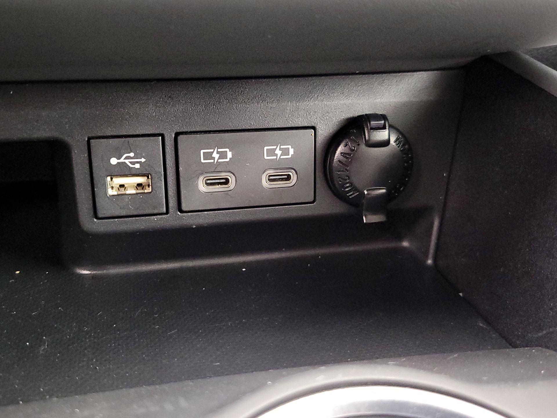 Thumbnail: 2023 Toyota Highlander - 18