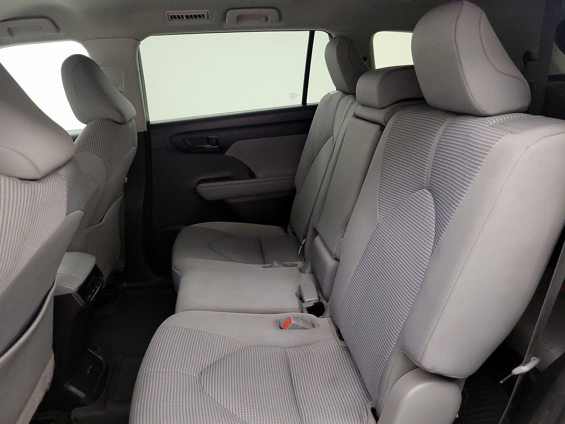 Thumbnail: 2023 Toyota Highlander - 19