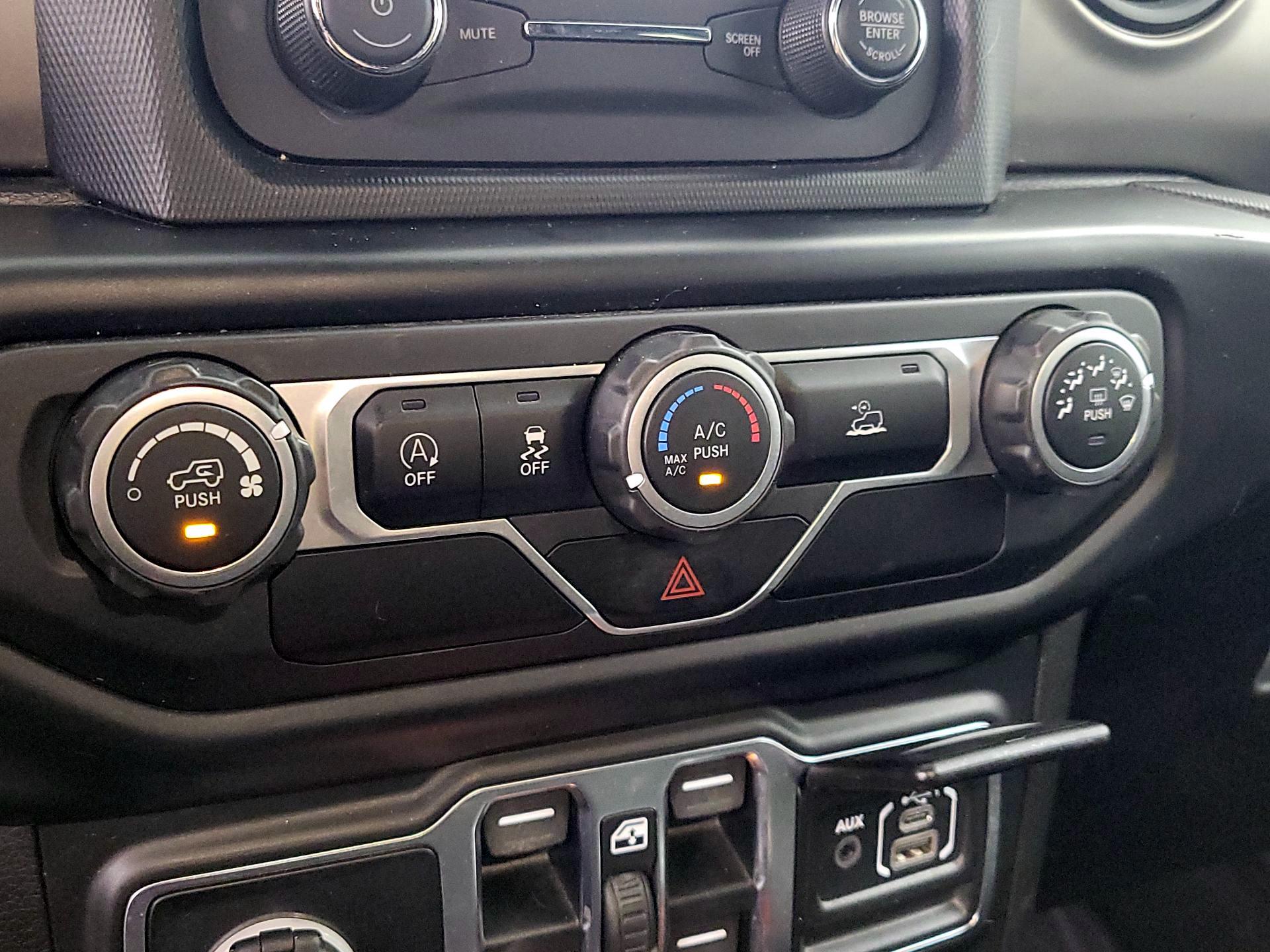 Thumbnail: 2020 Jeep Gladiator - 16