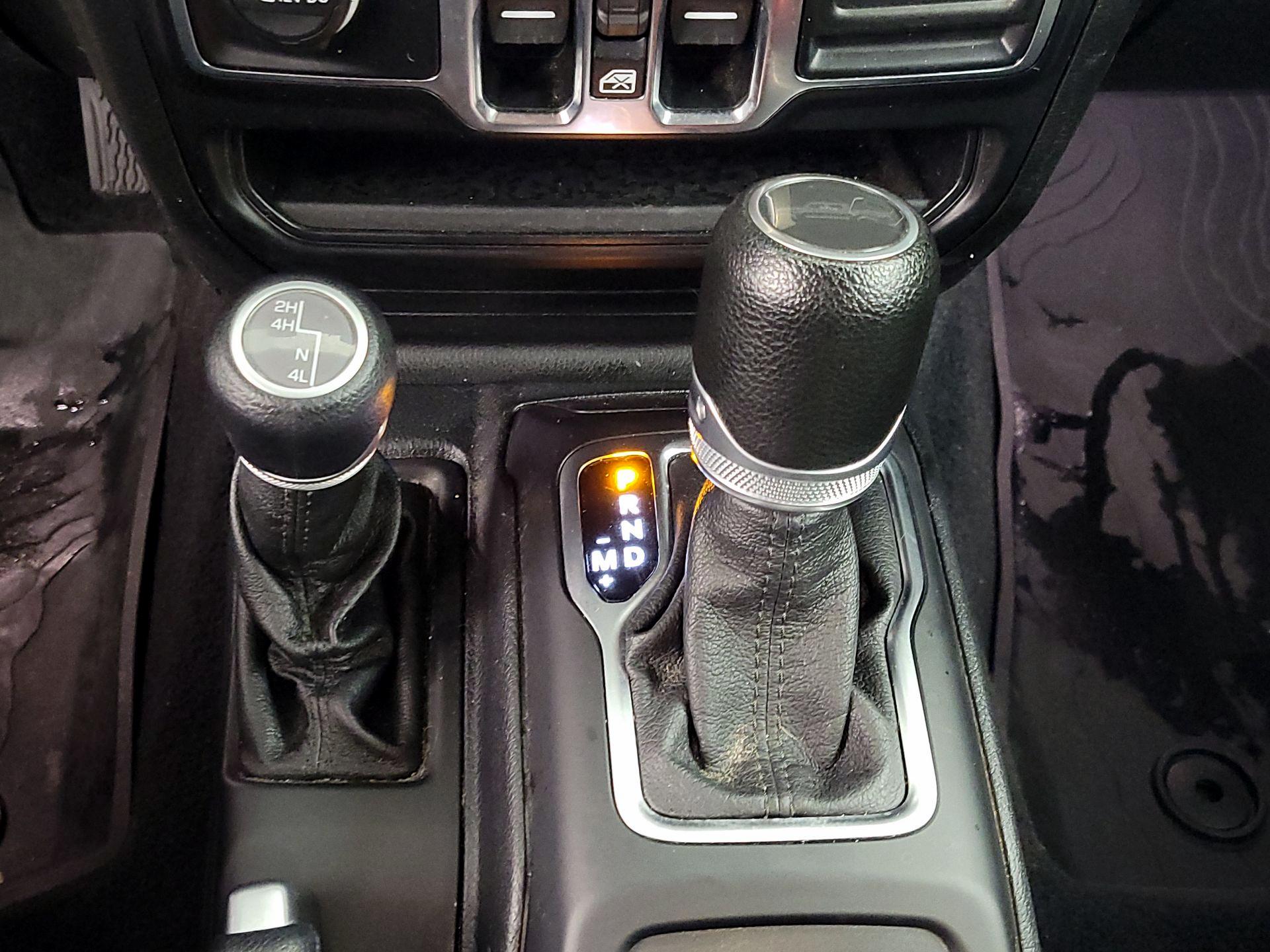 Thumbnail: 2020 Jeep Gladiator - 17