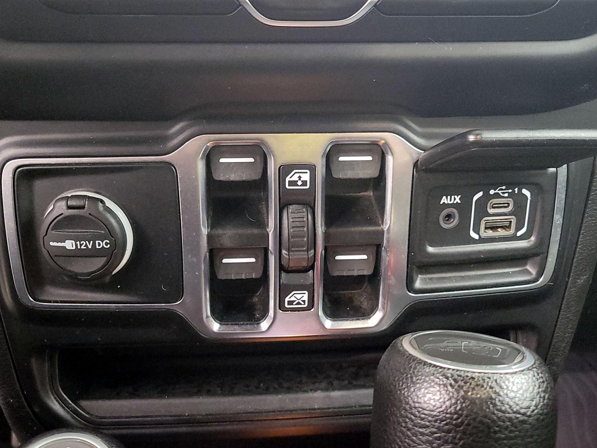 Thumbnail: 2020 Jeep Gladiator - 18