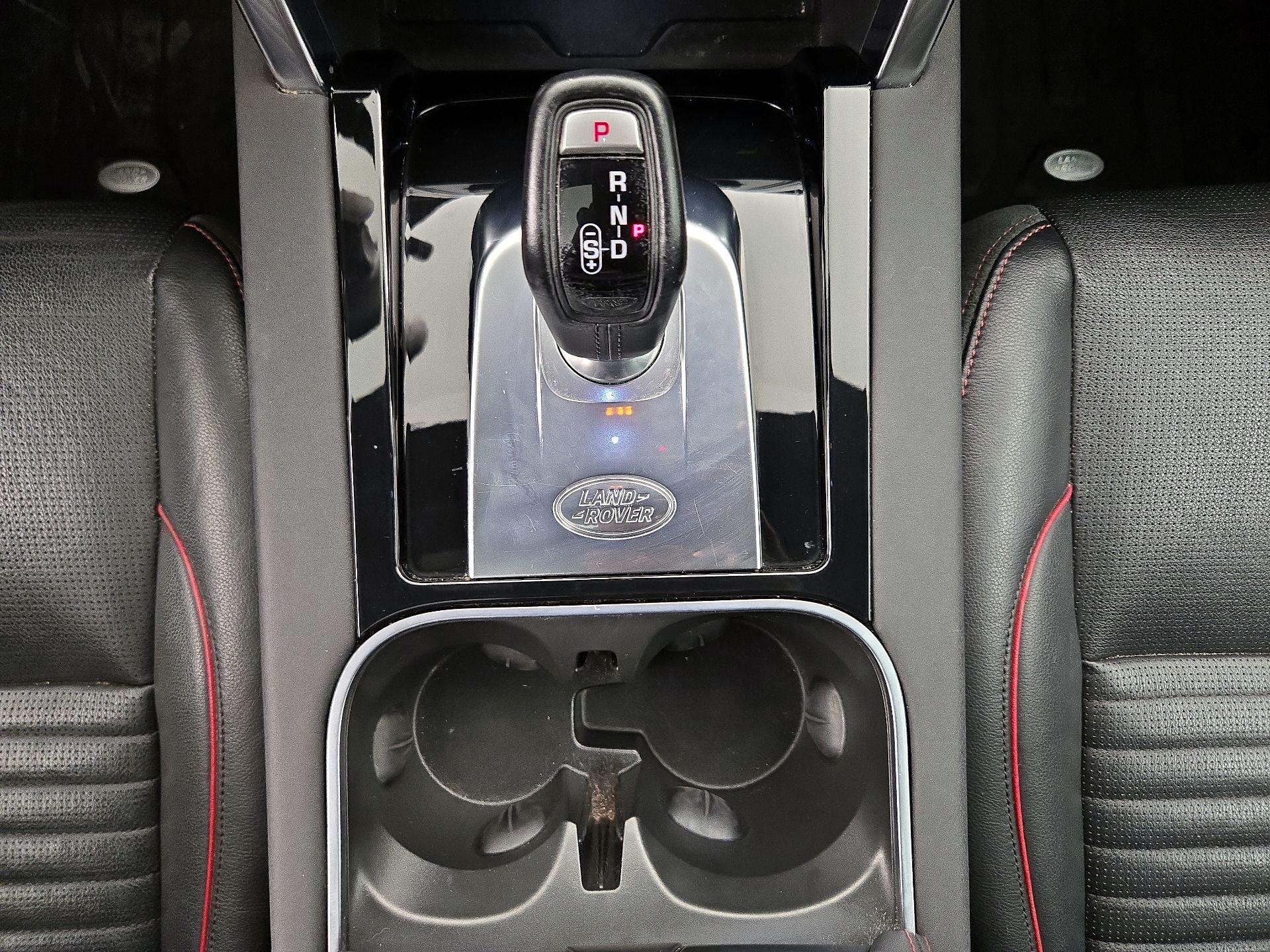 Thumbnail: 2020 Land Rover Discovery Sport - 18