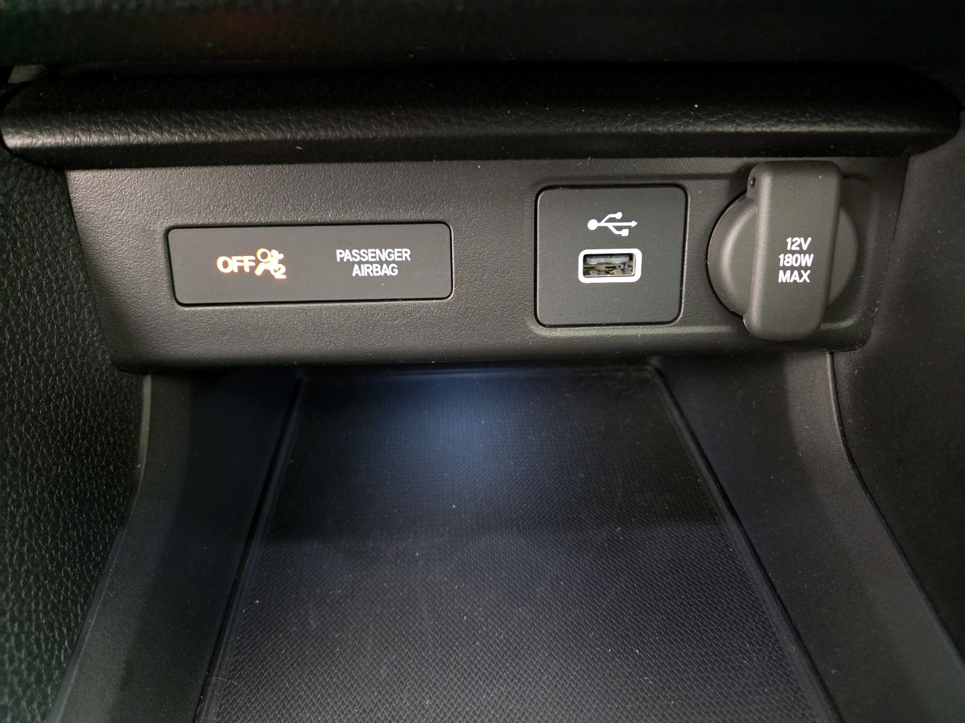 Thumbnail: 2023 Acura Integra - 18