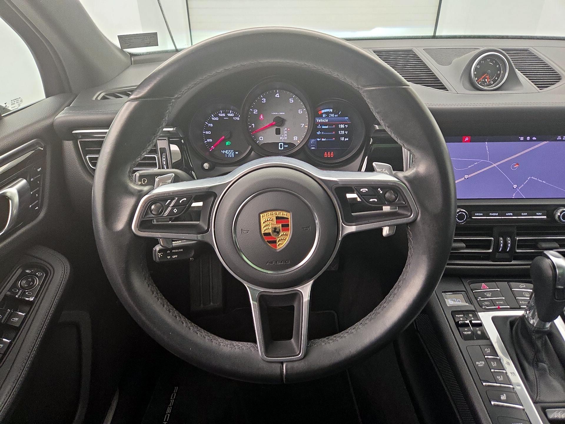 Thumbnail: 2021 Porsche Macan - 10