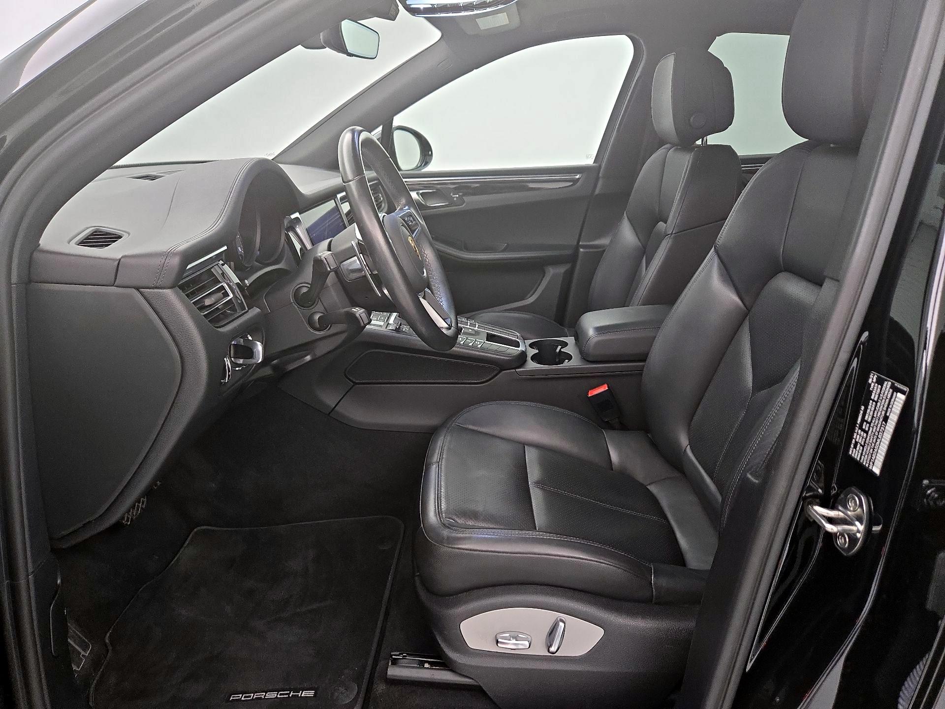 Thumbnail: 2021 Porsche Macan - 11