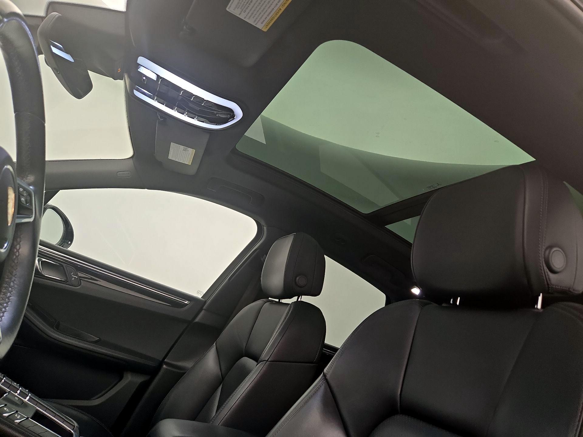 Thumbnail: 2021 Porsche Macan - 20