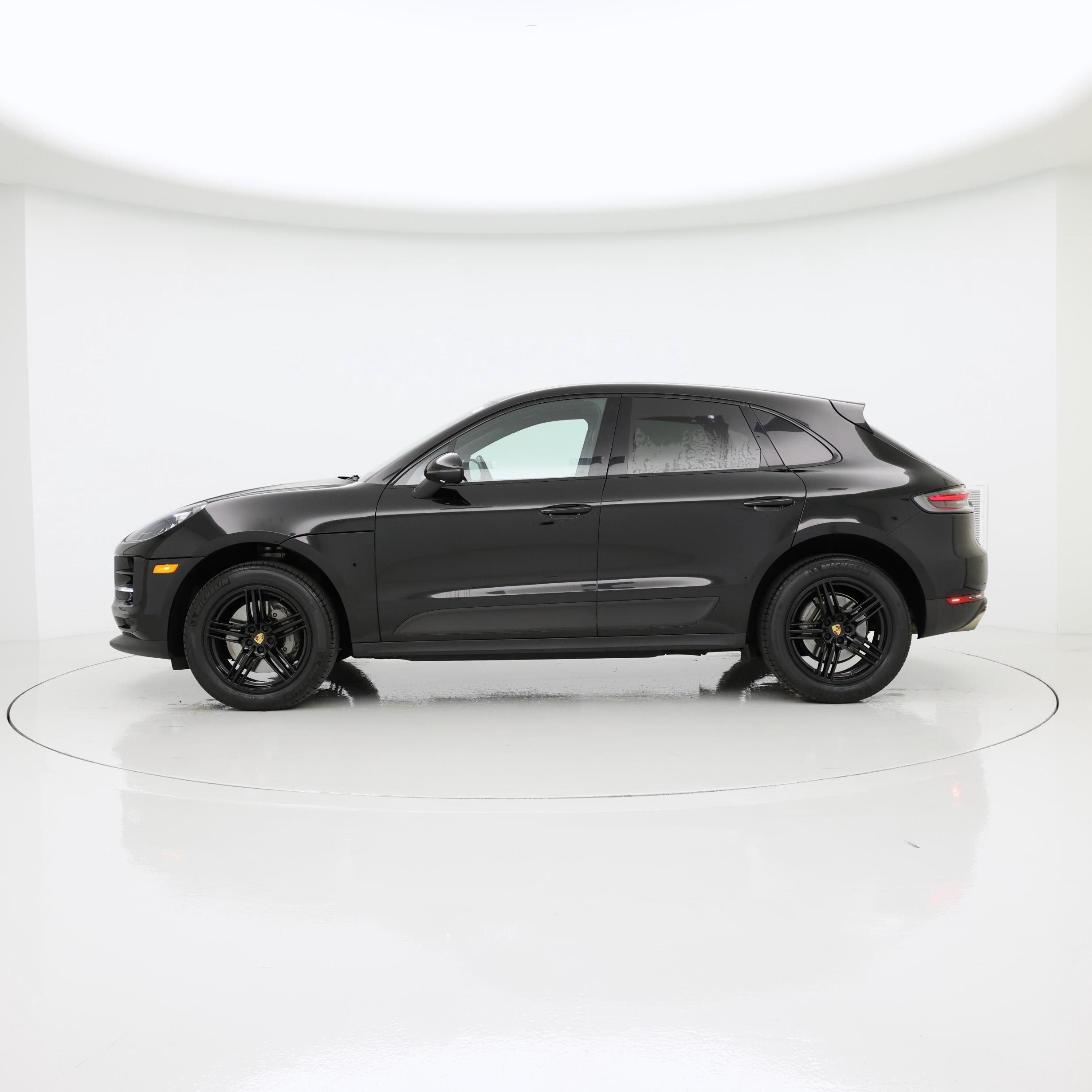Thumbnail: 2021 Porsche Macan - 3