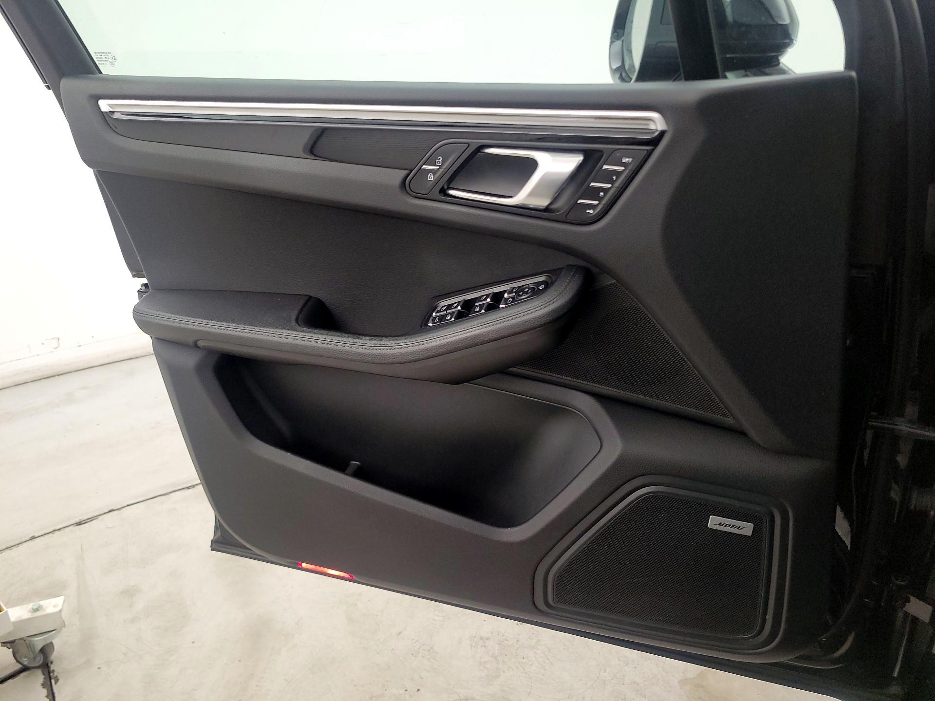 Thumbnail: 2022 Porsche Macan - 12