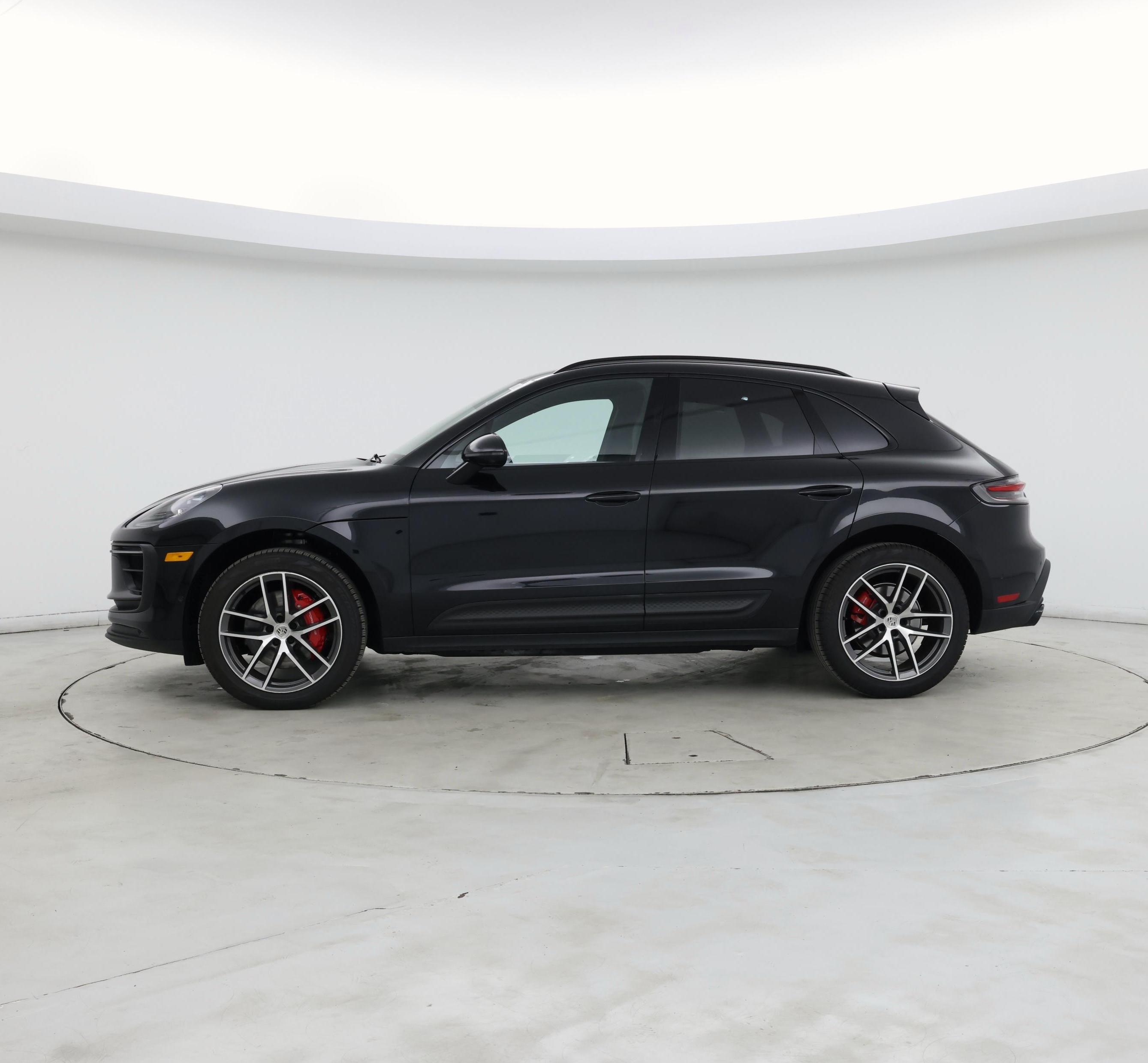 Thumbnail: 2022 Porsche Macan - 3