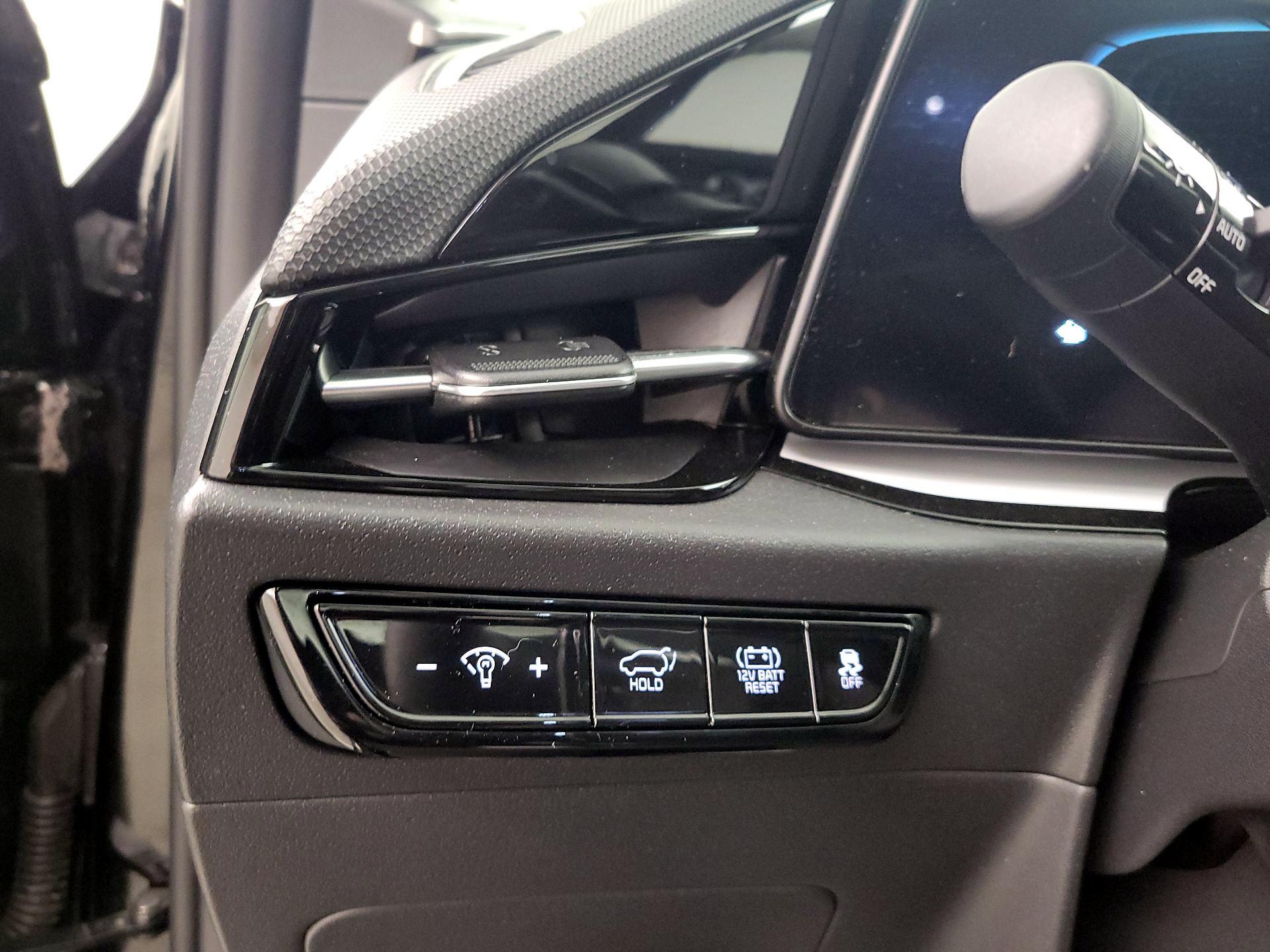 Thumbnail: 2023 Kia Niro - 13