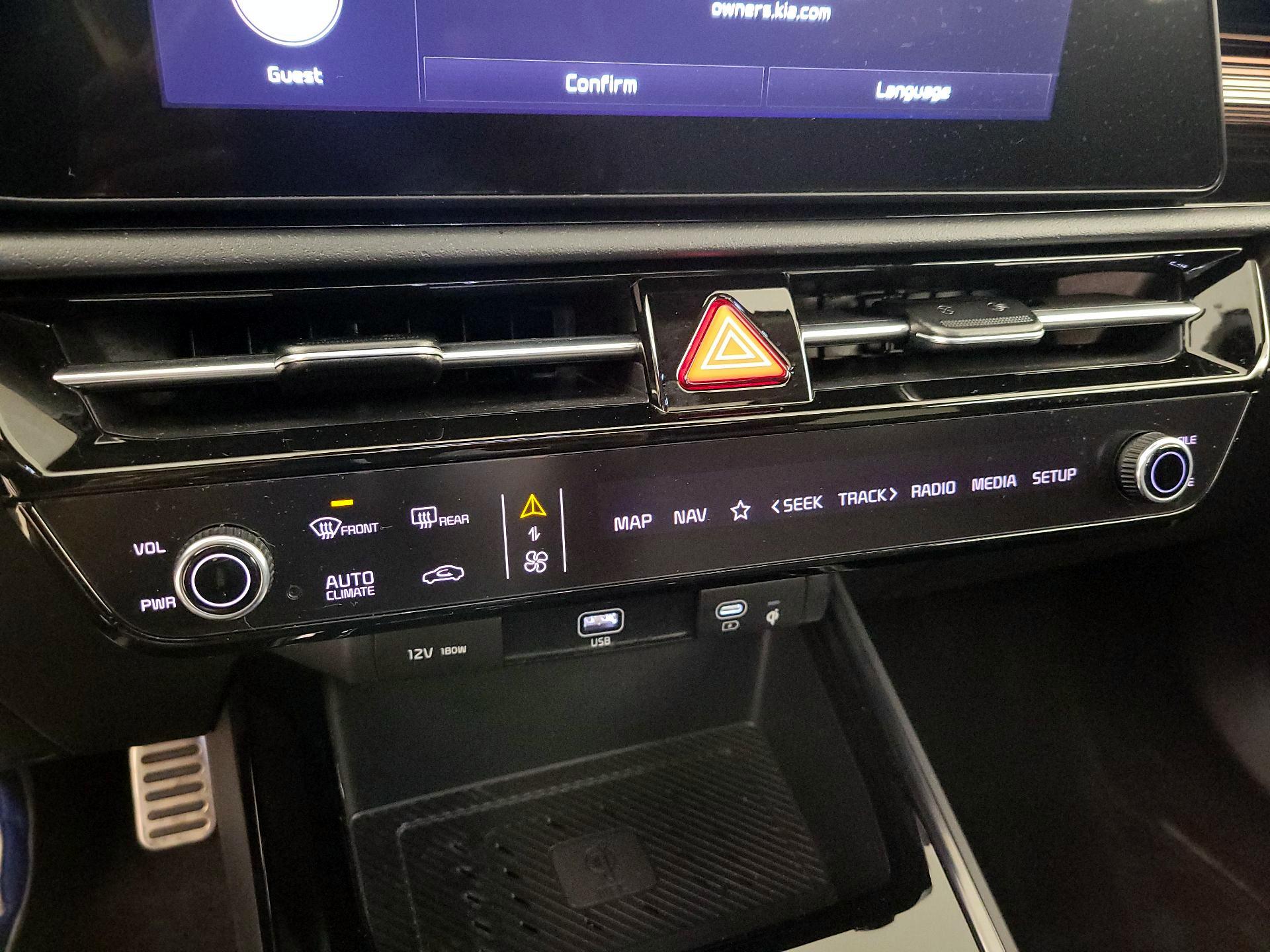 Thumbnail: 2023 Kia Niro - 17