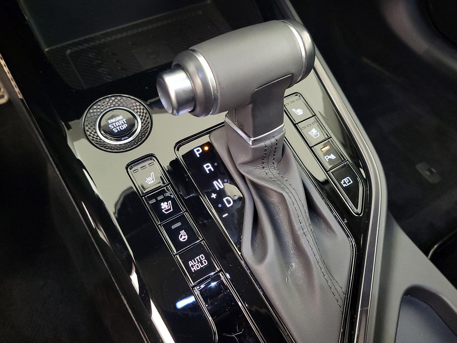 Thumbnail: 2023 Kia Niro - 18