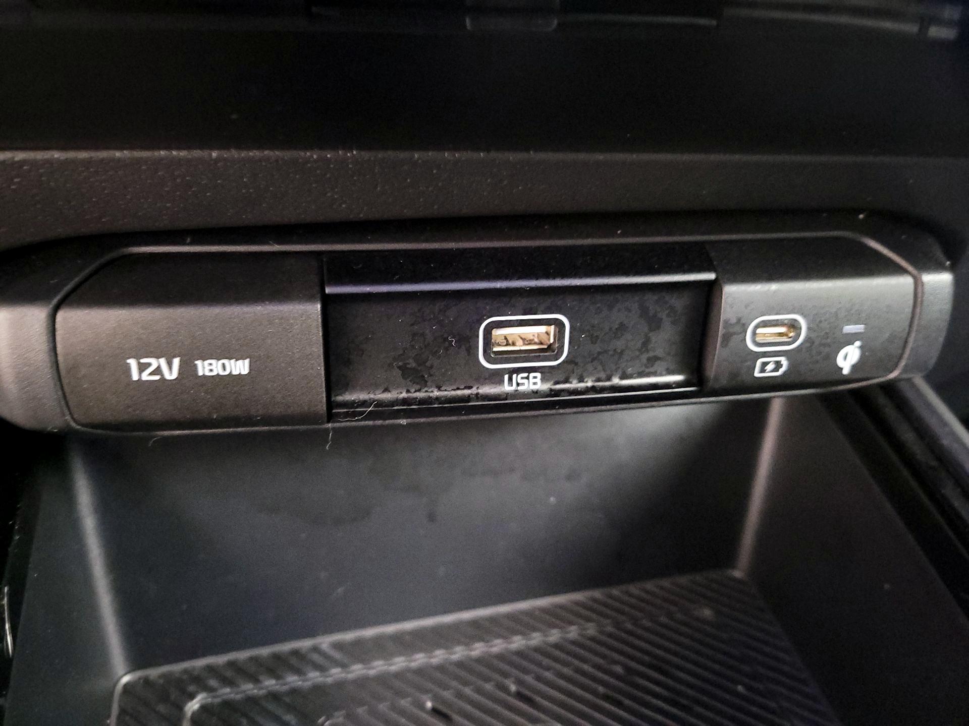 Thumbnail: 2023 Kia Niro - 19