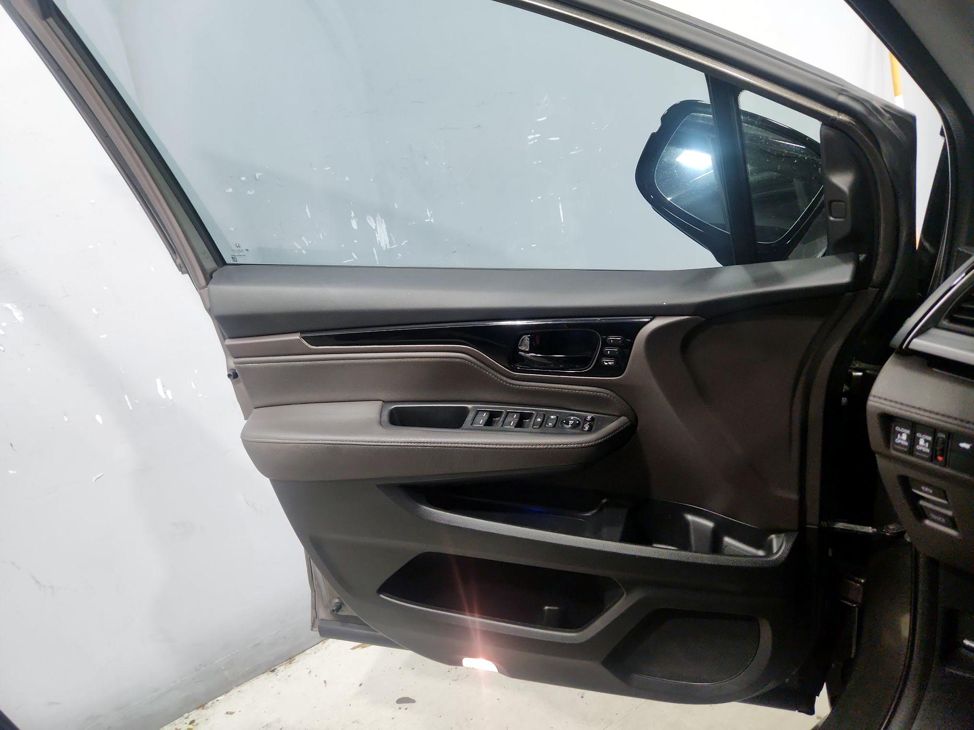 Thumbnail: 2023 Honda Odyssey - 12