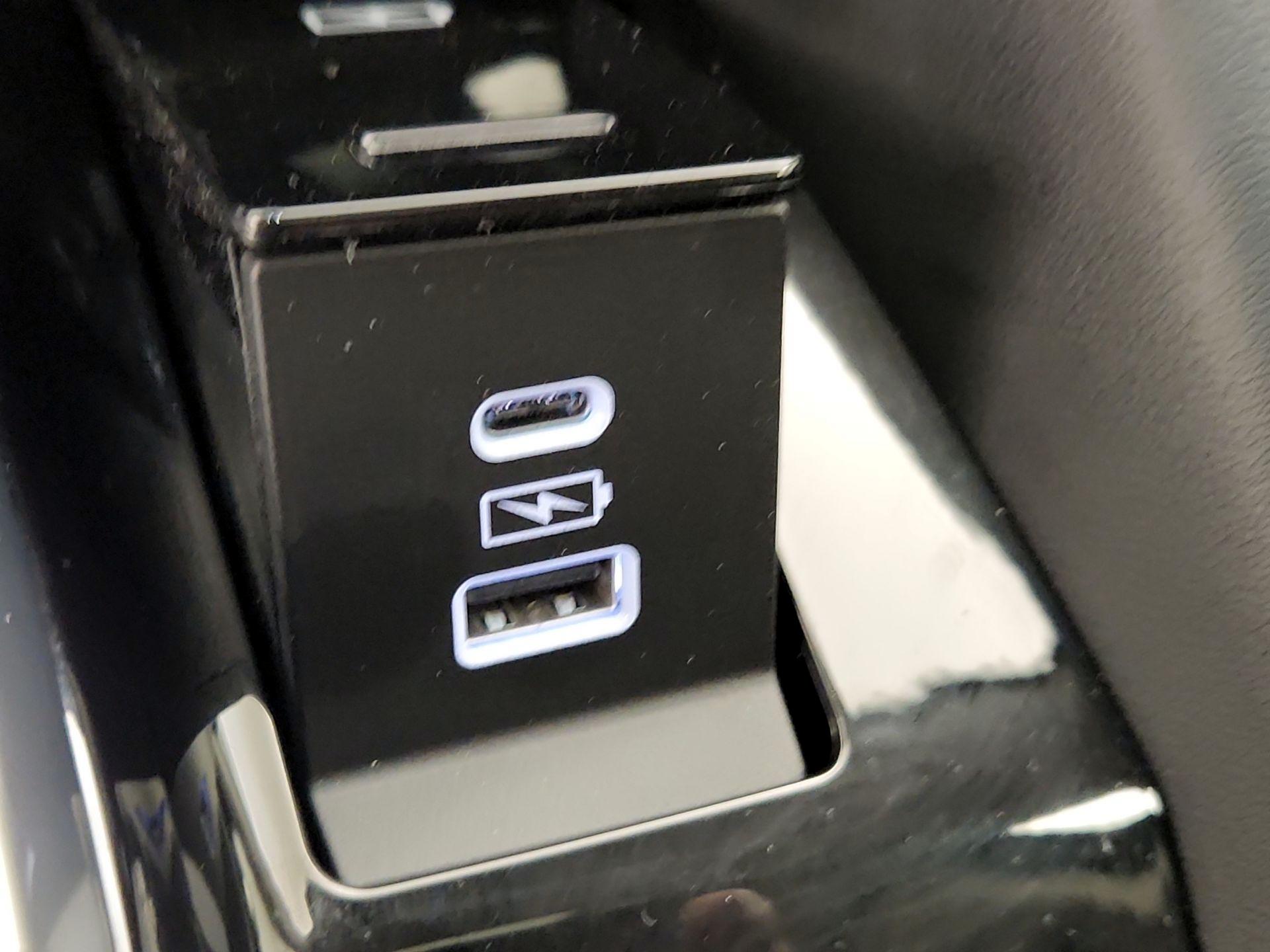 Thumbnail: 2023 Acura MDX - 19