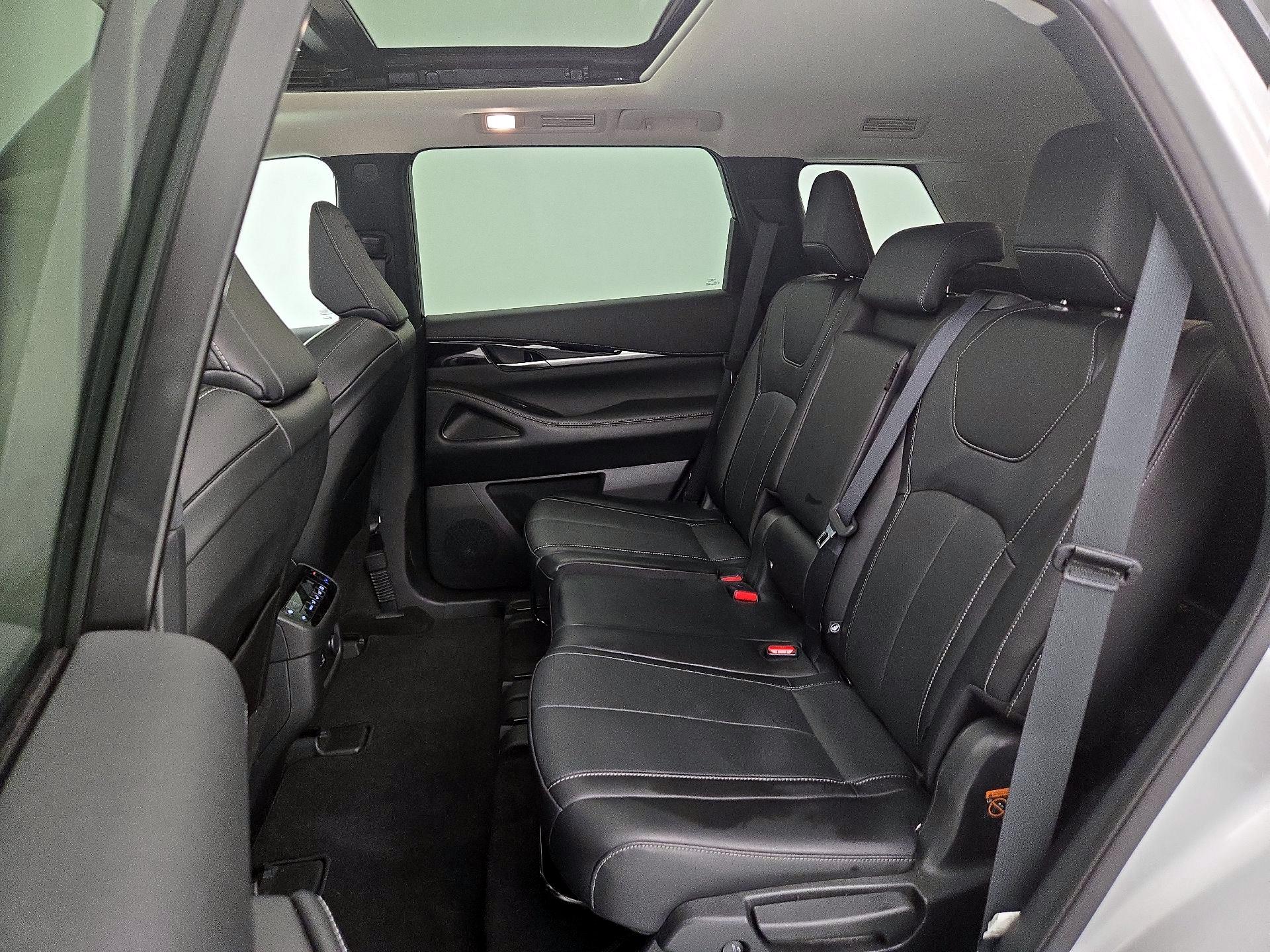 Thumbnail: 2023 INFINITI QX60 - 20