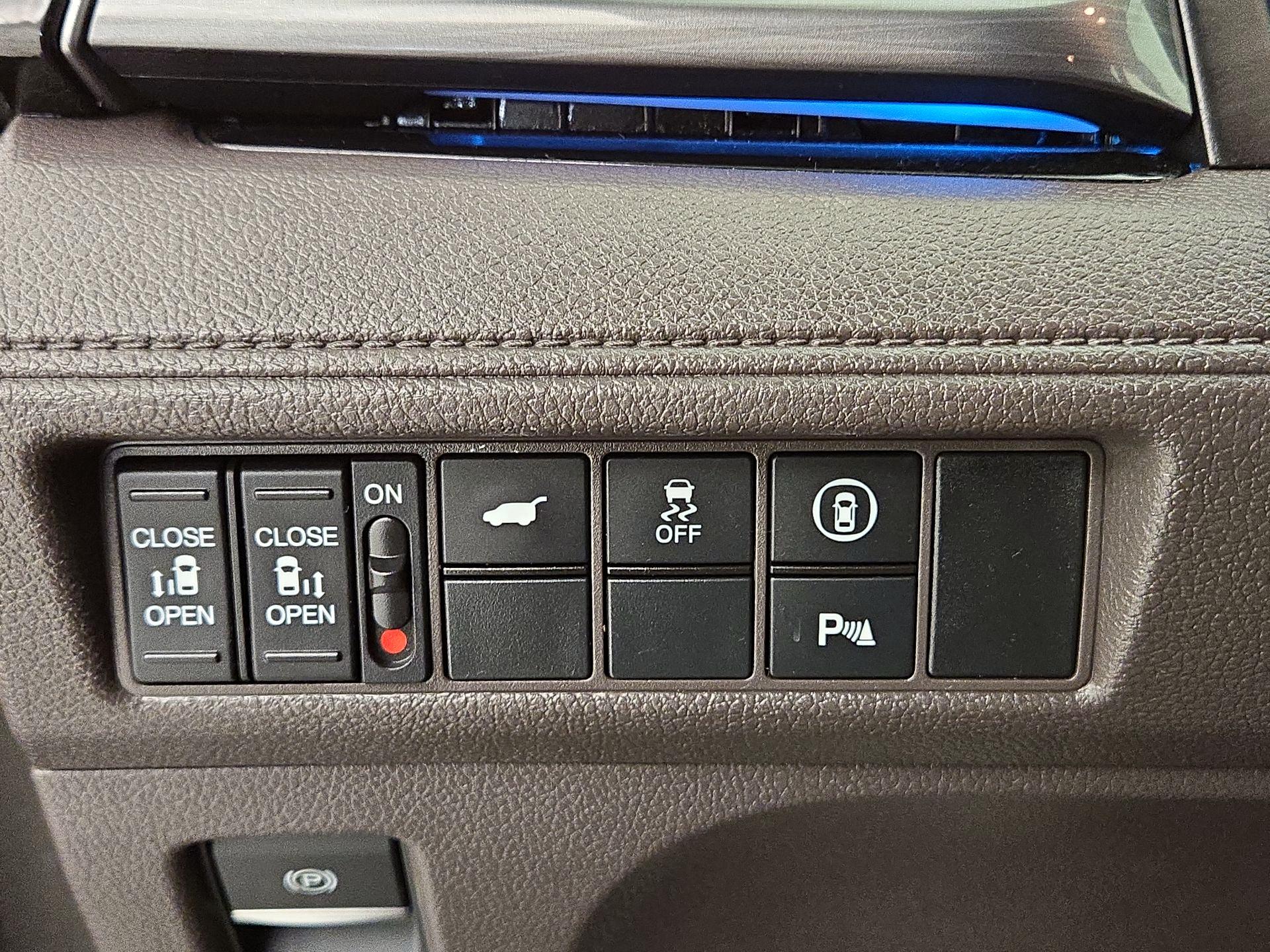 Thumbnail: 2023 Honda Odyssey - 13