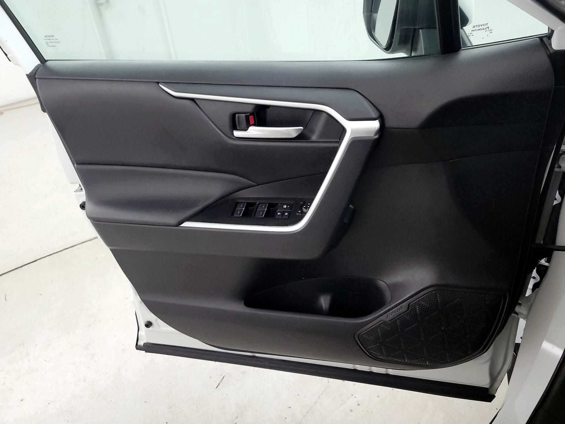 Thumbnail: 2023 Toyota RAV4 - 12