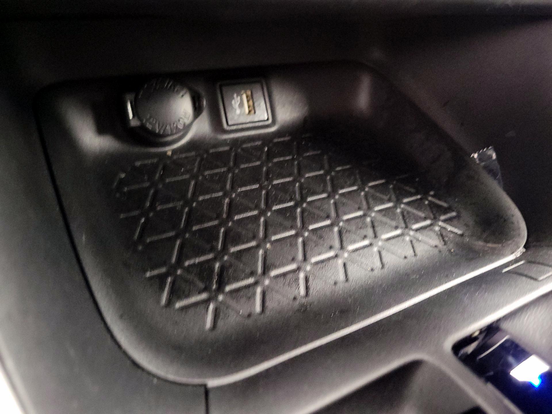 Thumbnail: 2023 Toyota RAV4 - 18