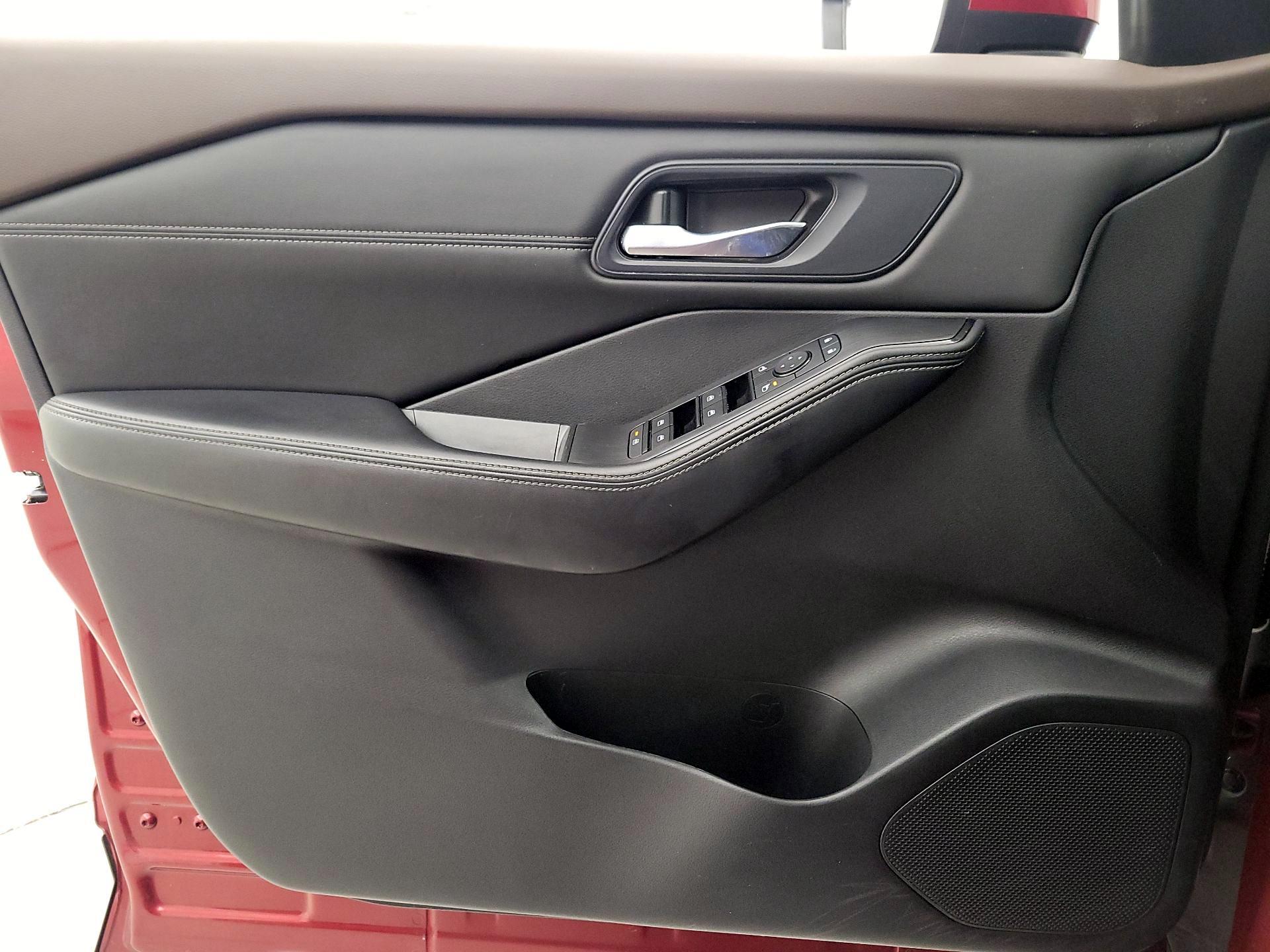 Thumbnail: 2022 Nissan Rogue - 12