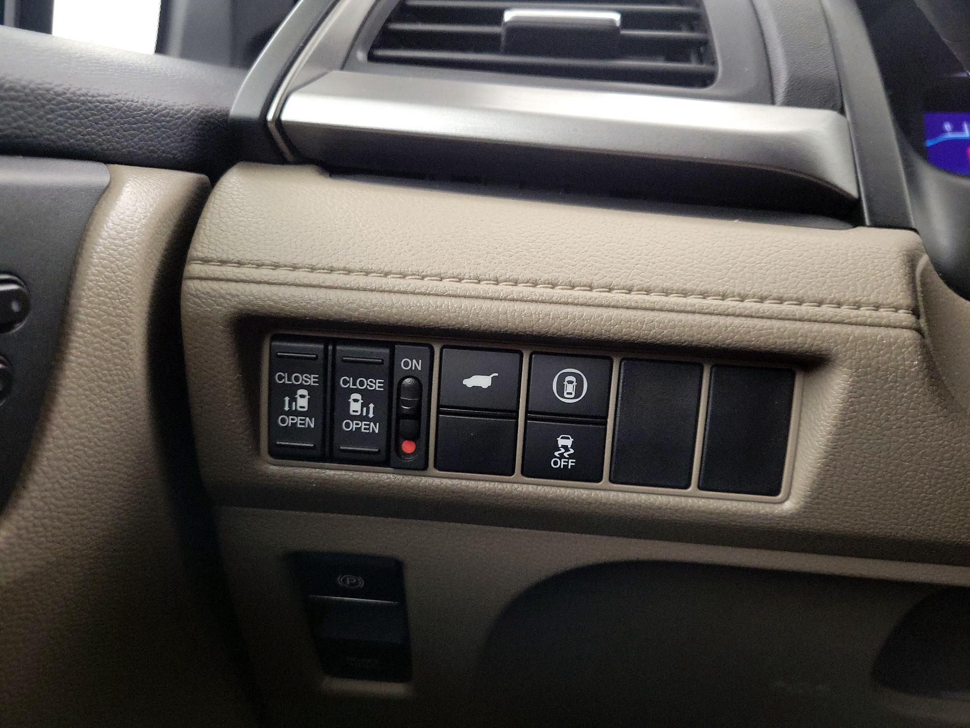 Thumbnail: 2023 Honda Odyssey - 13