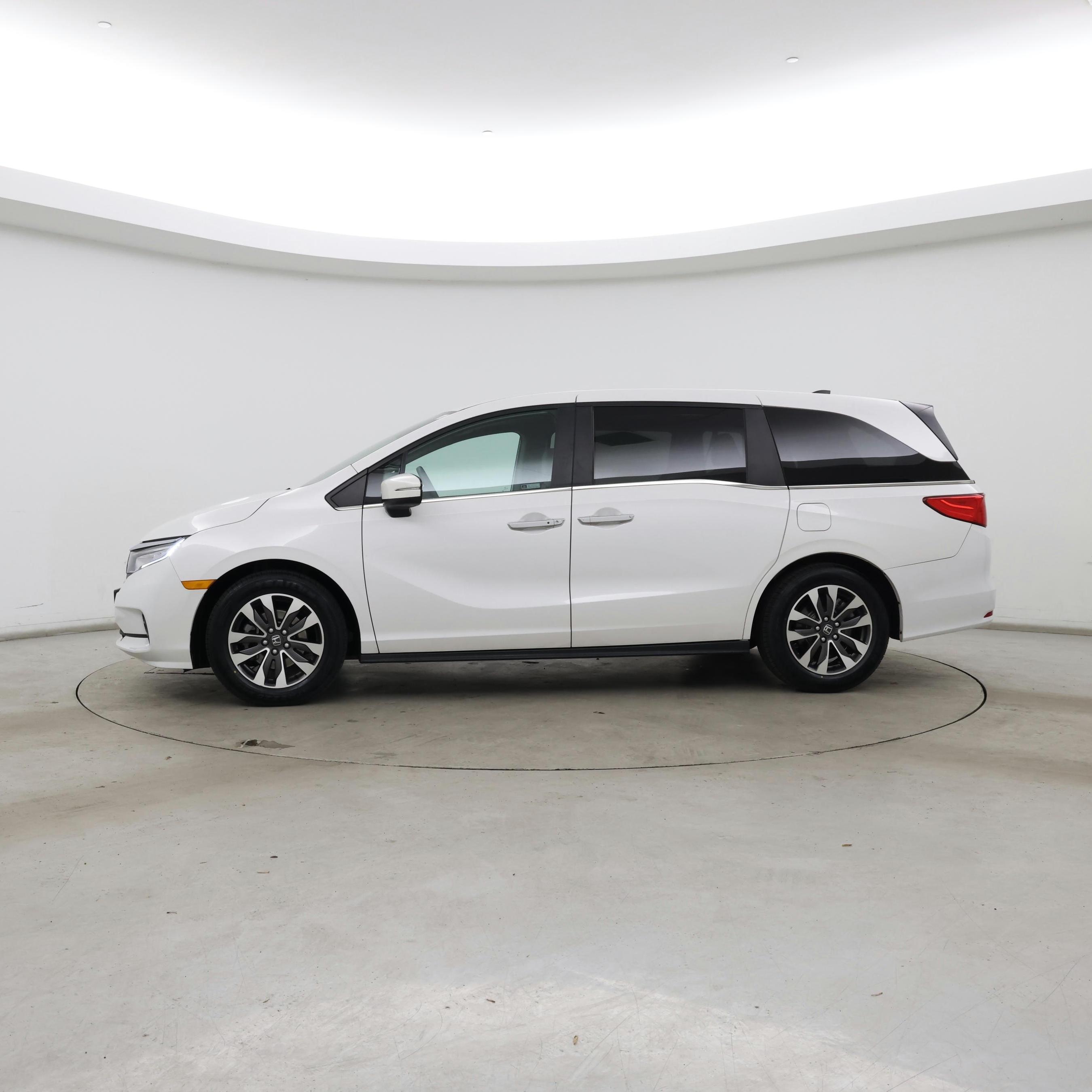 Thumbnail: 2023 Honda Odyssey - 3