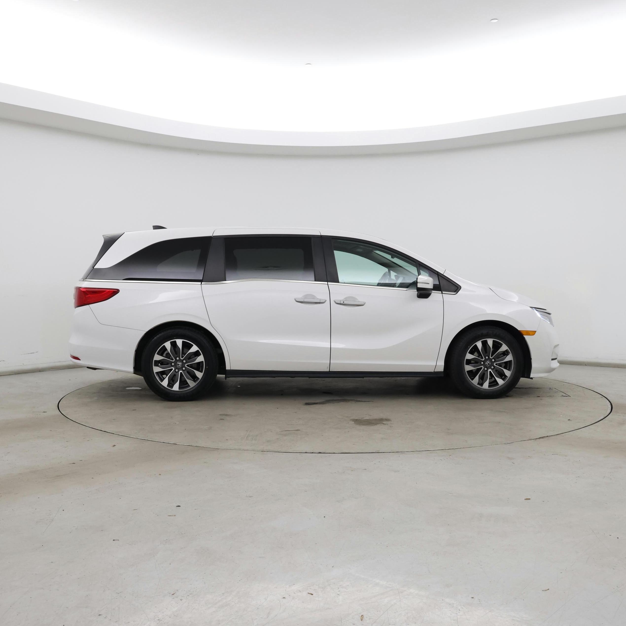 Thumbnail: 2023 Honda Odyssey - 7