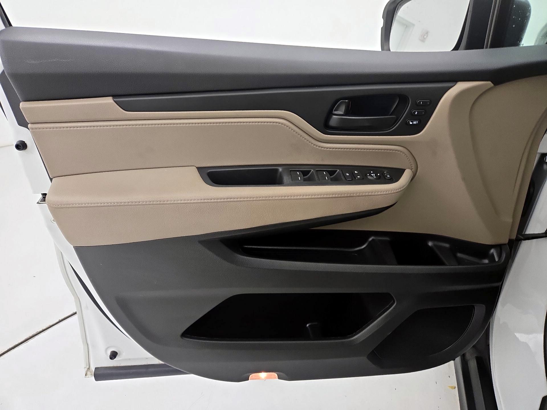 Thumbnail: 2022 Honda Odyssey - 12