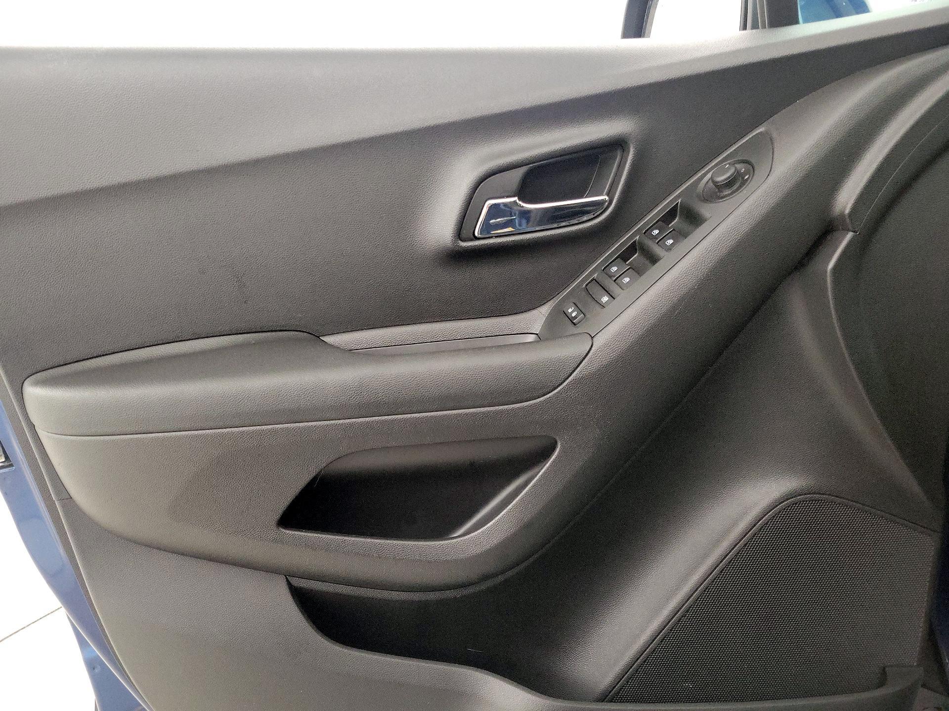 Thumbnail: 2020 Chevrolet Trax - 12