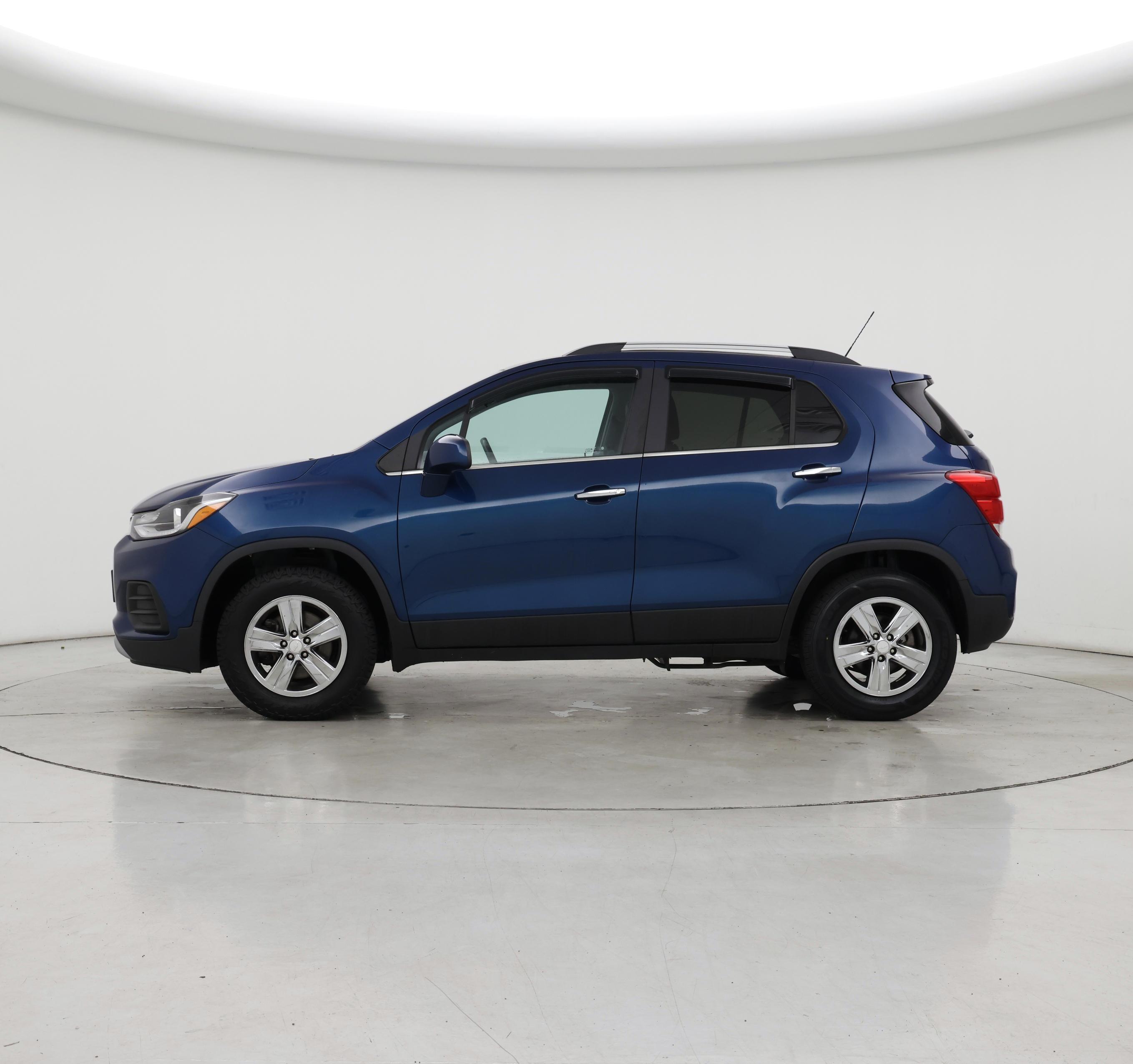 Thumbnail: 2020 Chevrolet Trax - 3
