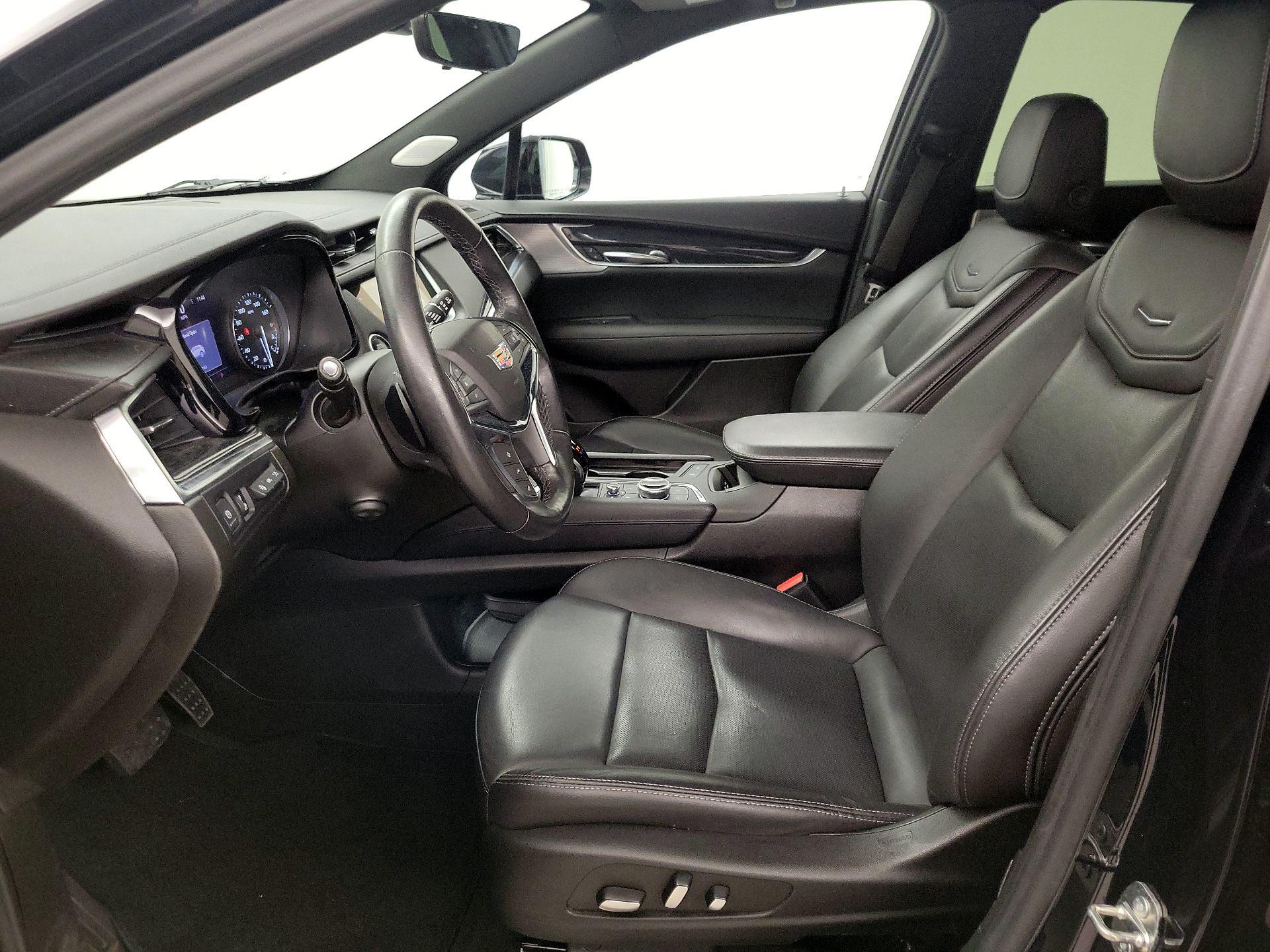 Thumbnail: 2022 Cadillac XT5 - 11