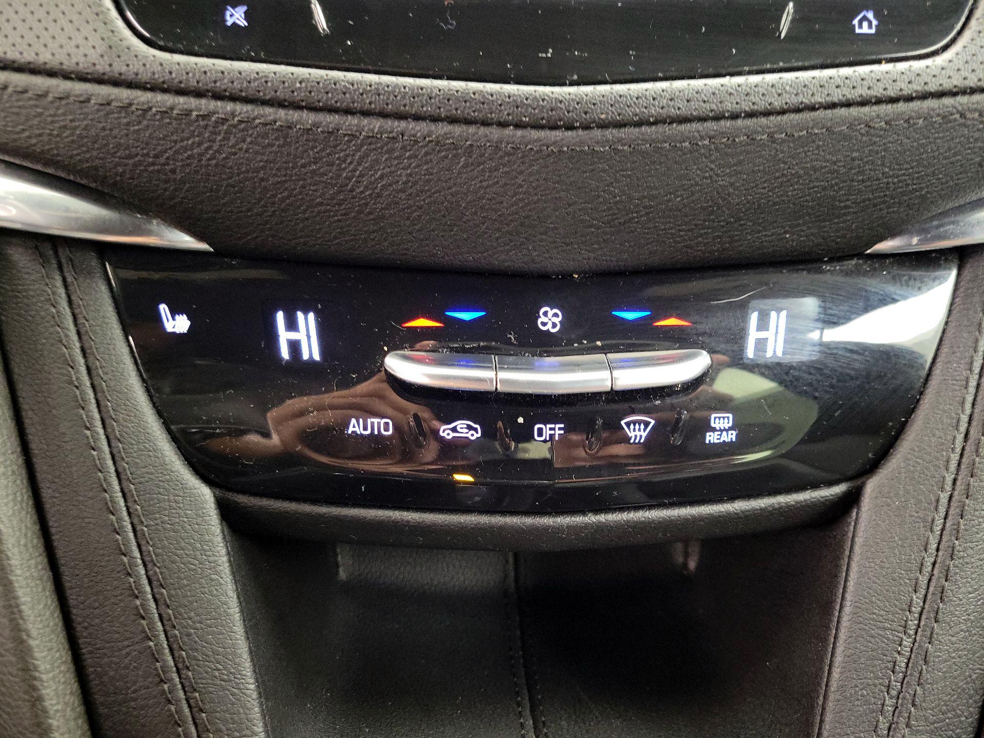 Thumbnail: 2022 Cadillac XT5 - 17