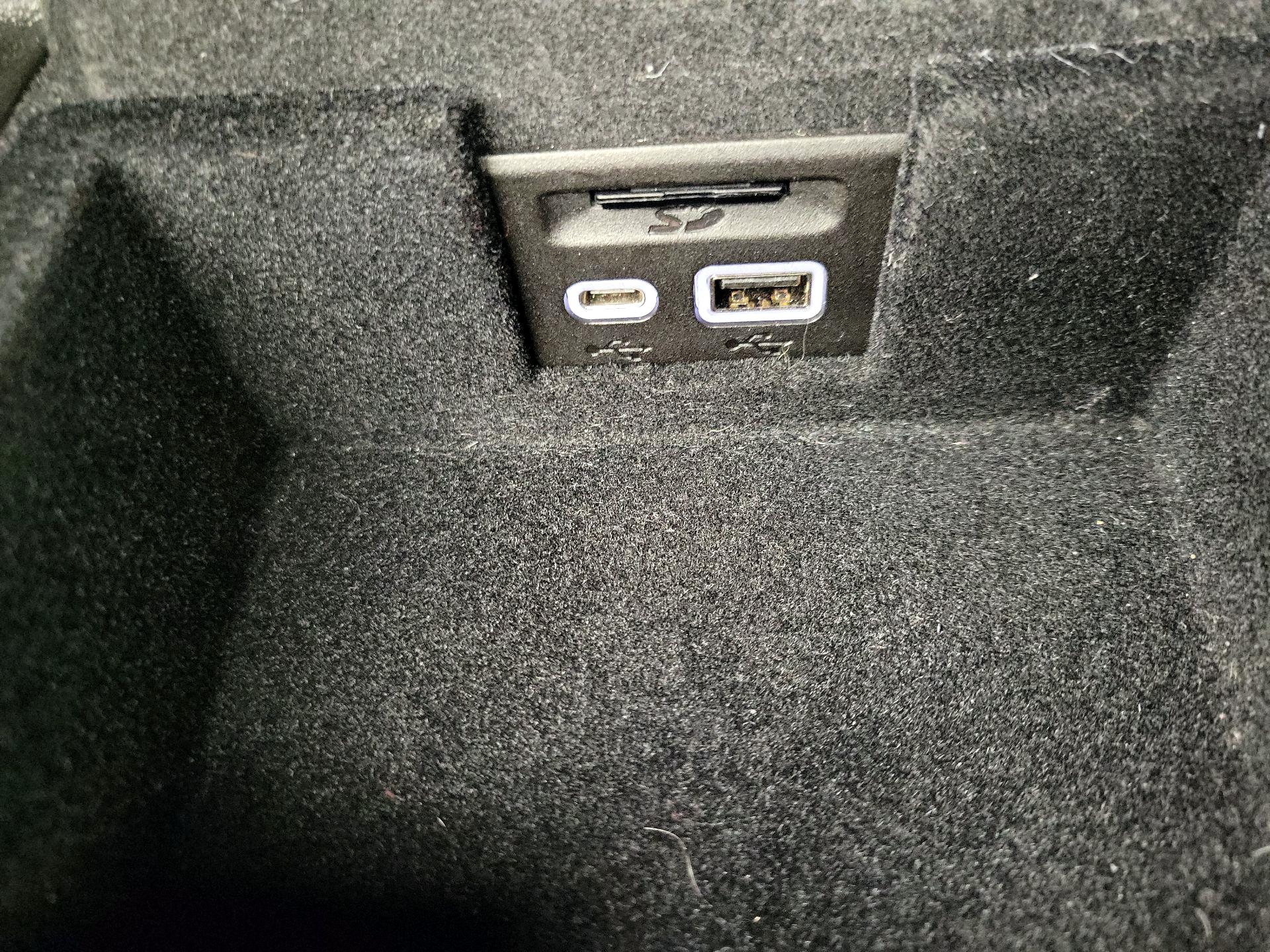 Thumbnail: 2022 Cadillac XT5 - 19