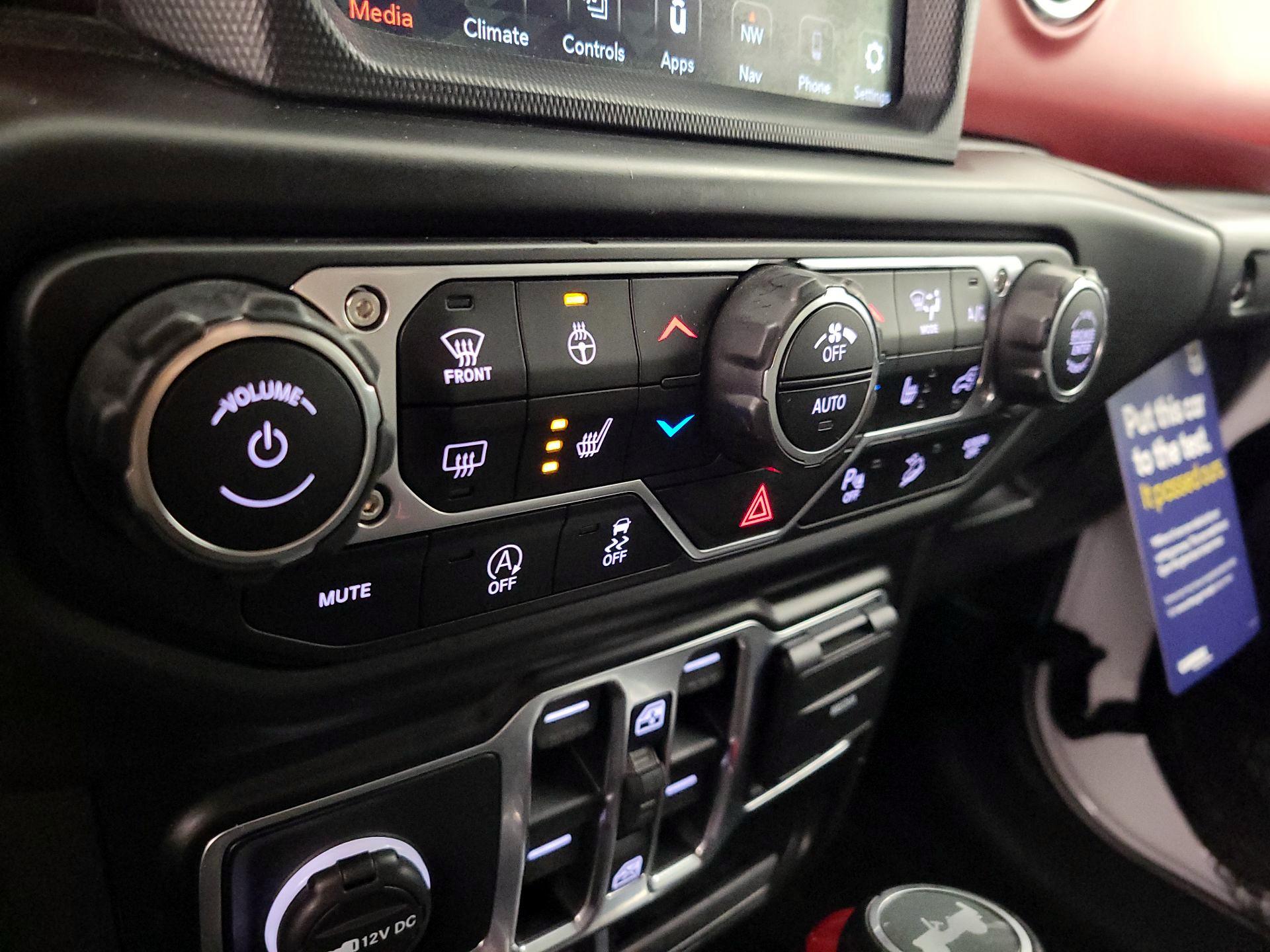 Thumbnail: 2020 Jeep Wrangler - 17