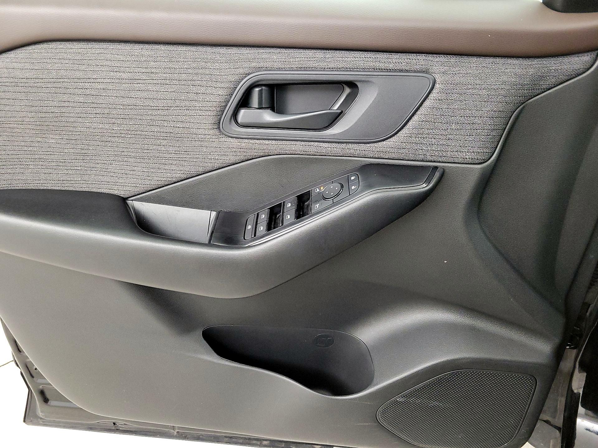 Thumbnail: 2023 Nissan Rogue - 12