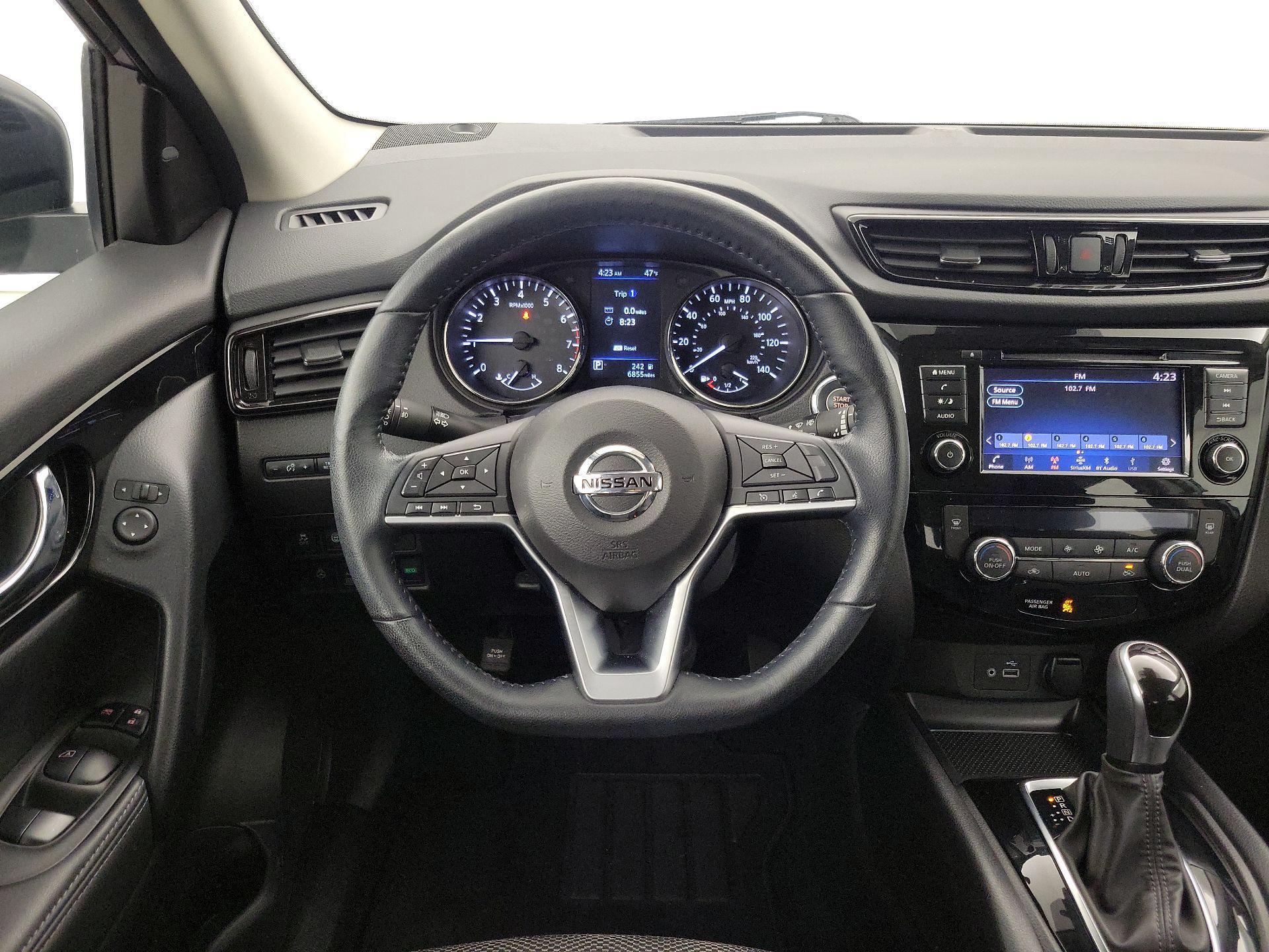 Thumbnail: 2022 Nissan Rogue Sport - 10