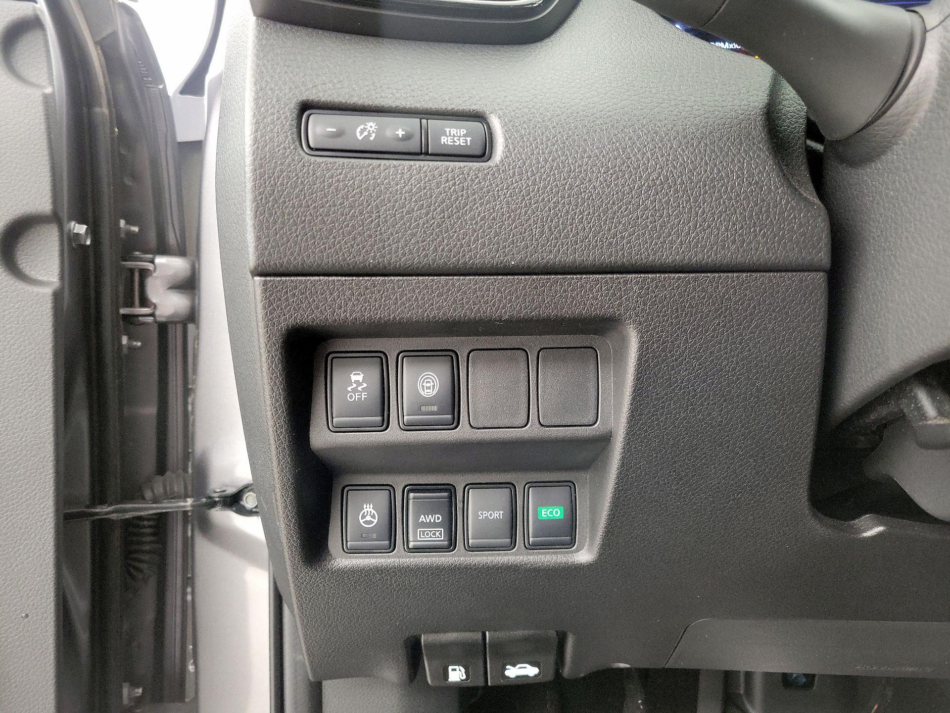 Thumbnail: 2022 Nissan Rogue Sport - 13