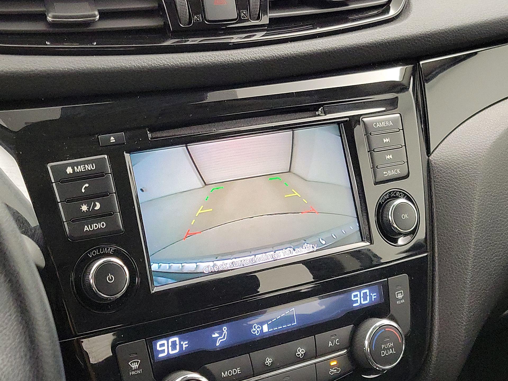 Thumbnail: 2022 Nissan Rogue Sport - 14