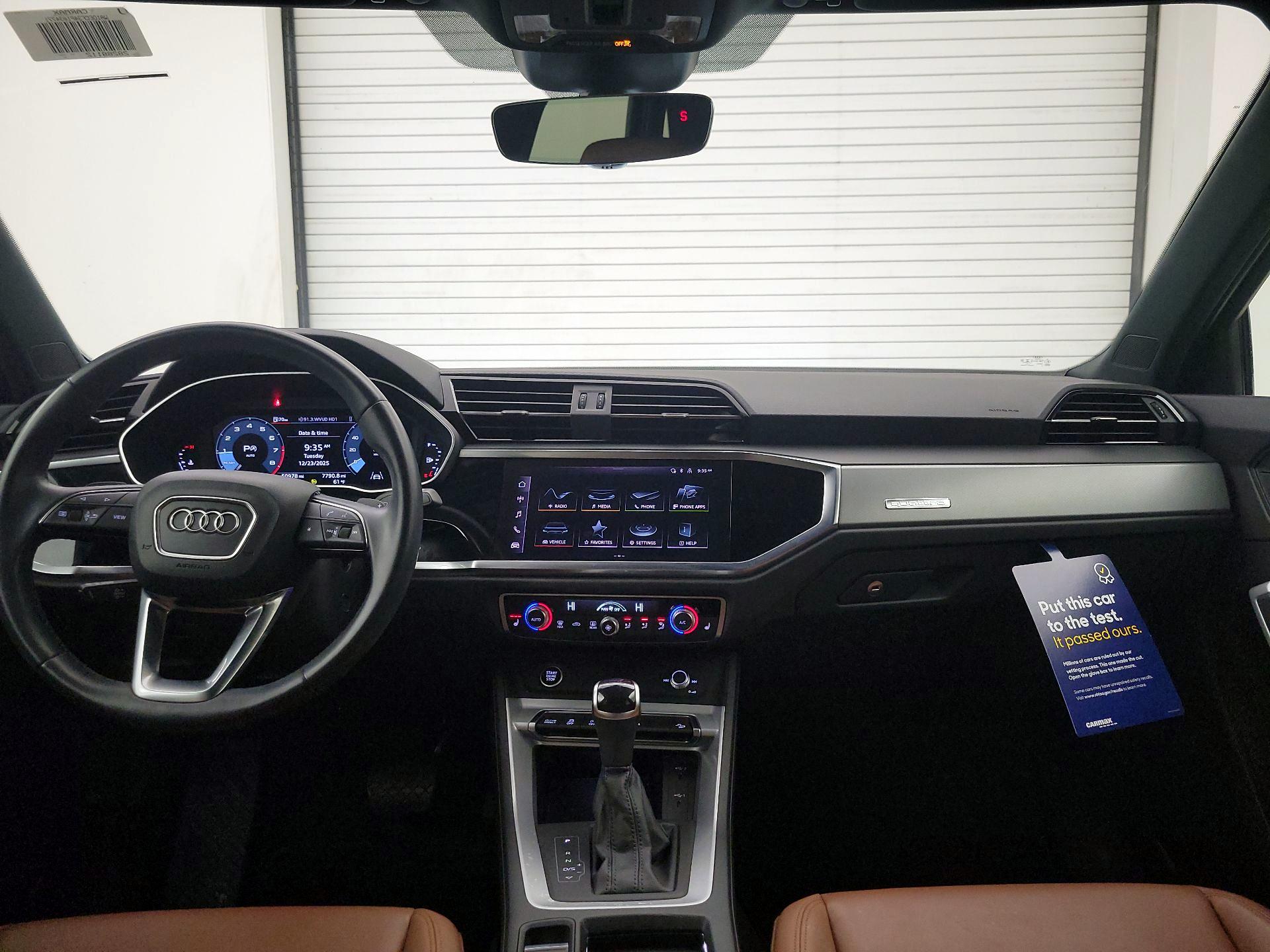 Thumbnail: 2023 Audi Q3 - 9