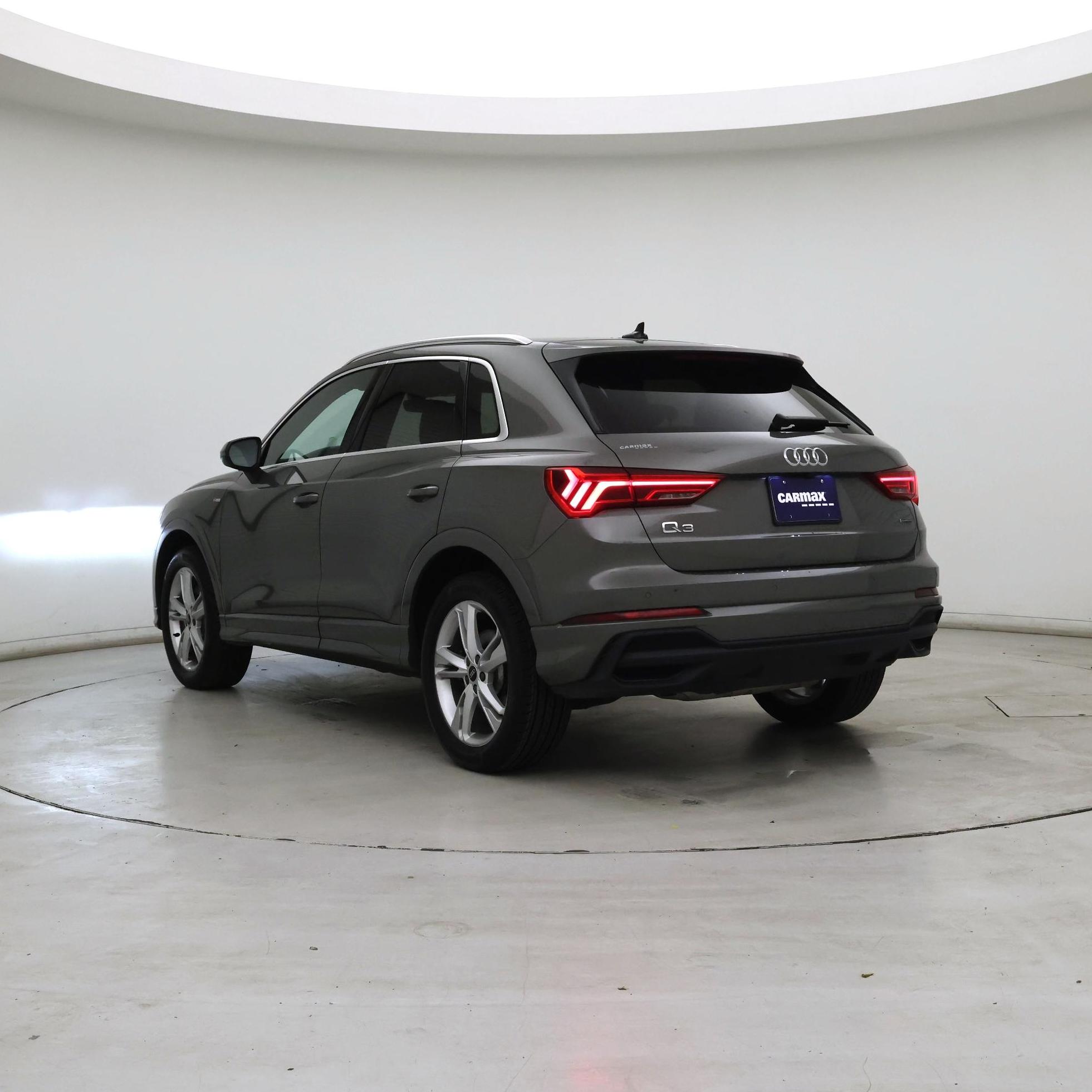 Thumbnail: 2023 Audi Q3 - 2