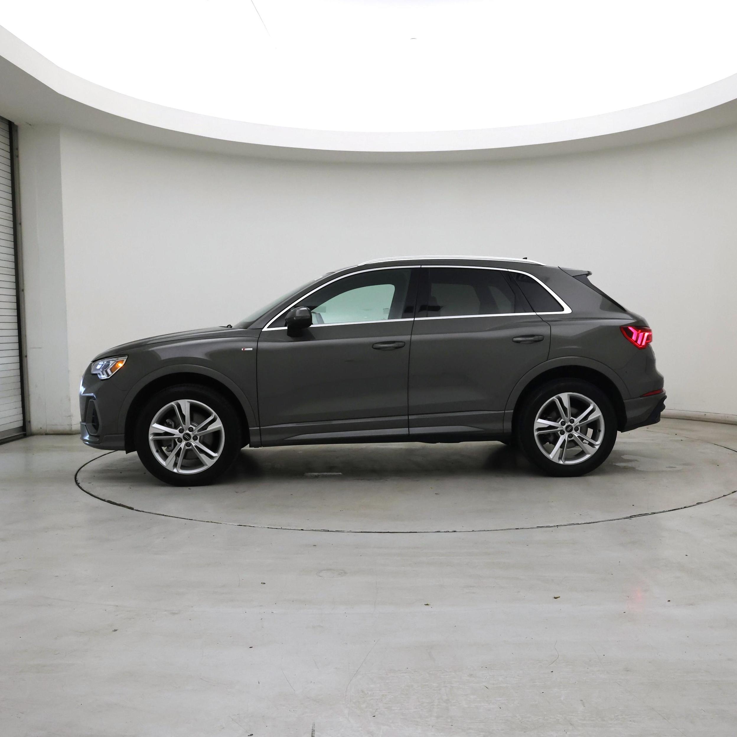 Thumbnail: 2023 Audi Q3 - 3