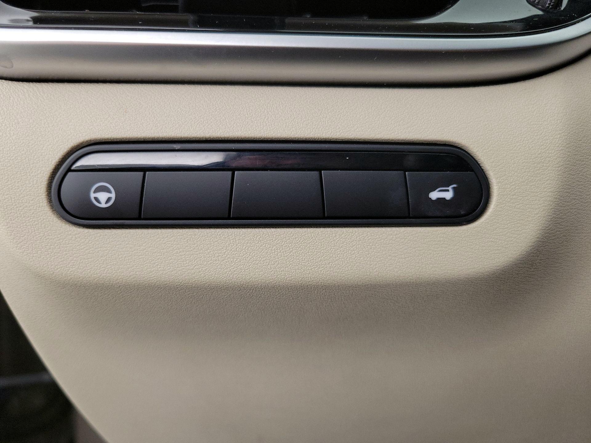 Thumbnail: 2022 INFINITI QX60 - 13