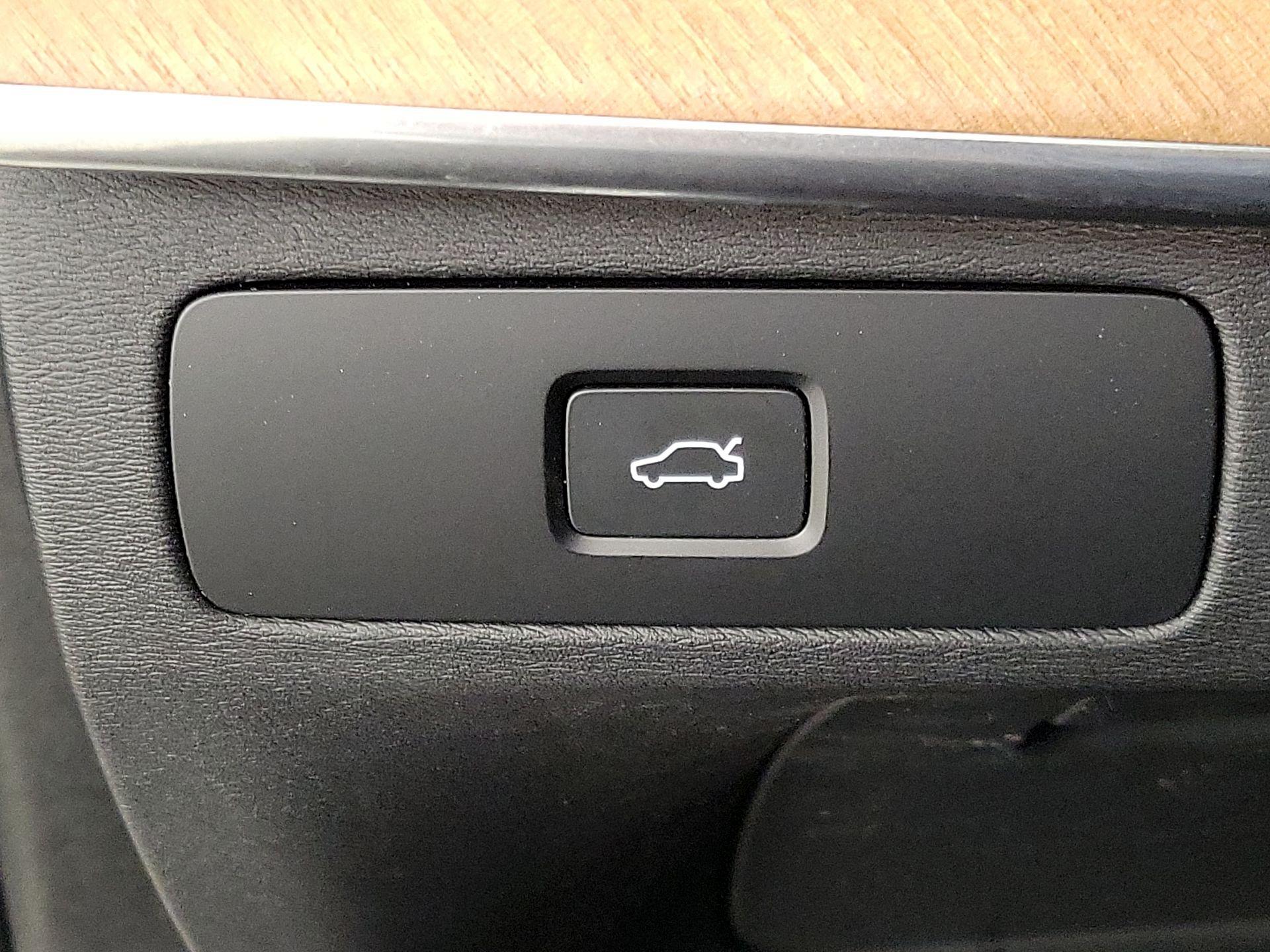 Thumbnail: 2024 Volvo XC90 - 13