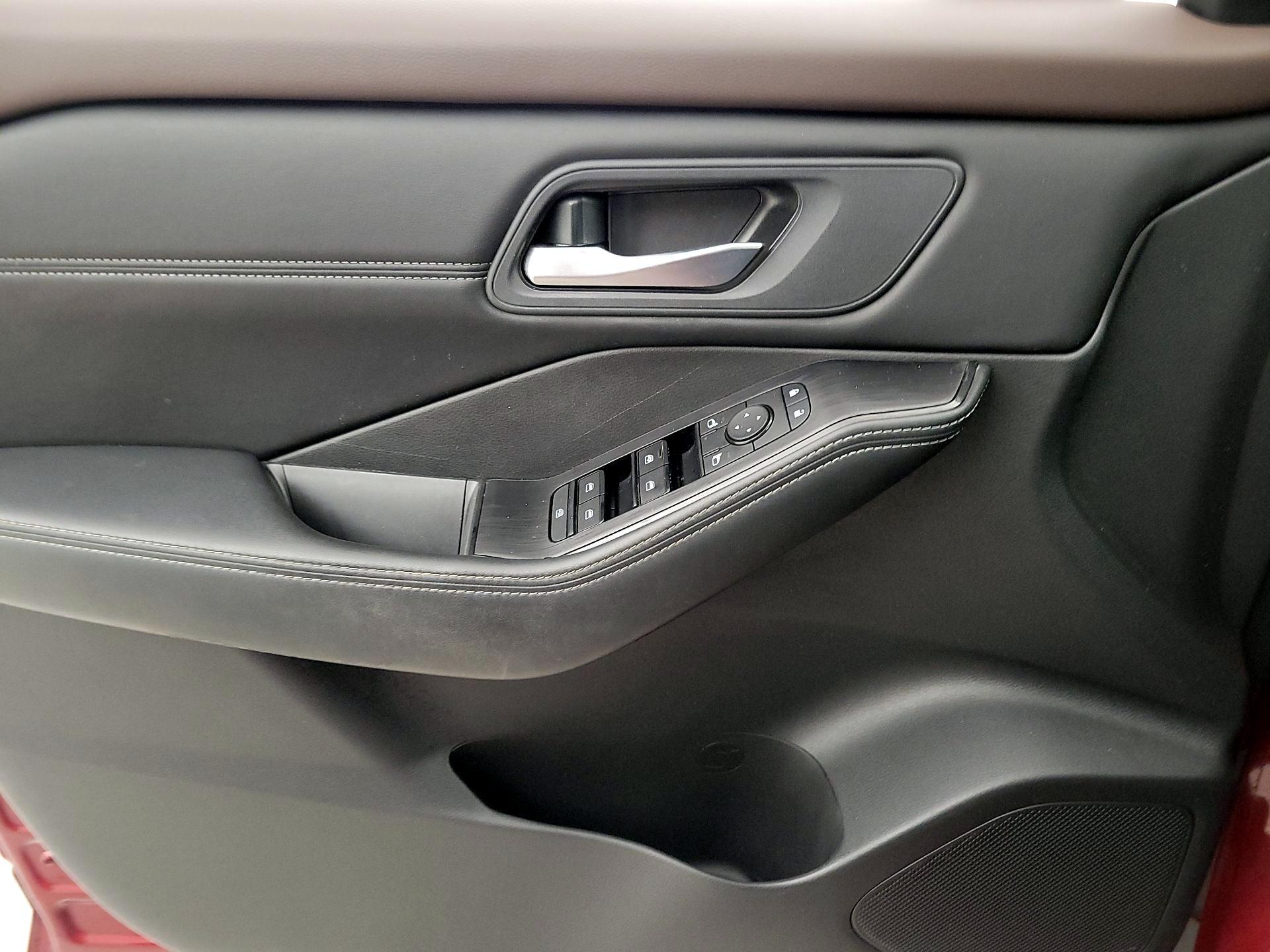 Thumbnail: 2023 Nissan Rogue - 12