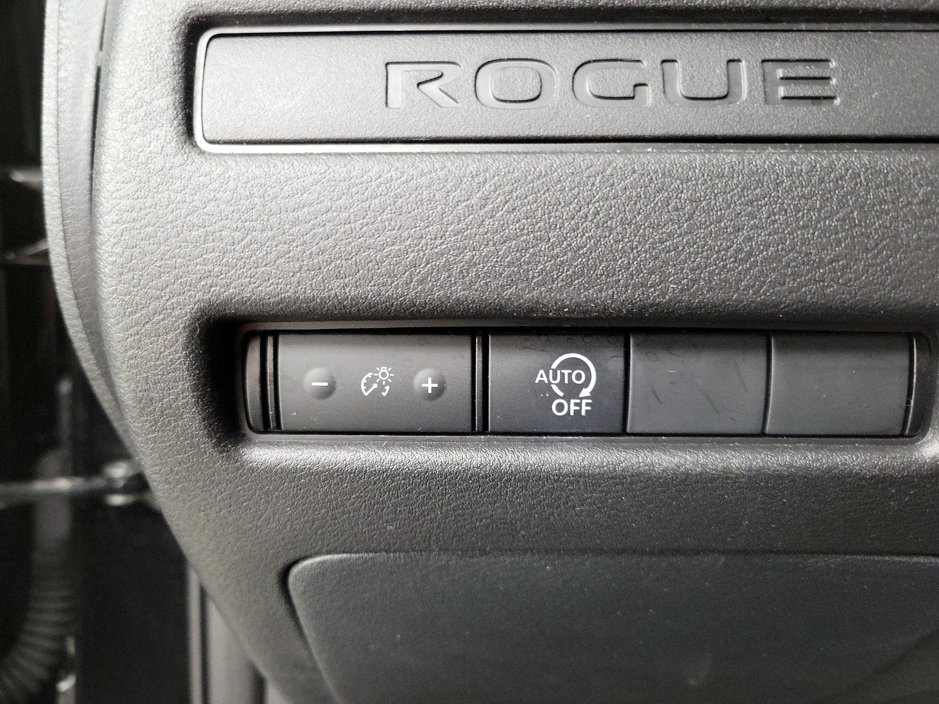 Thumbnail: 2023 Nissan Rogue - 13